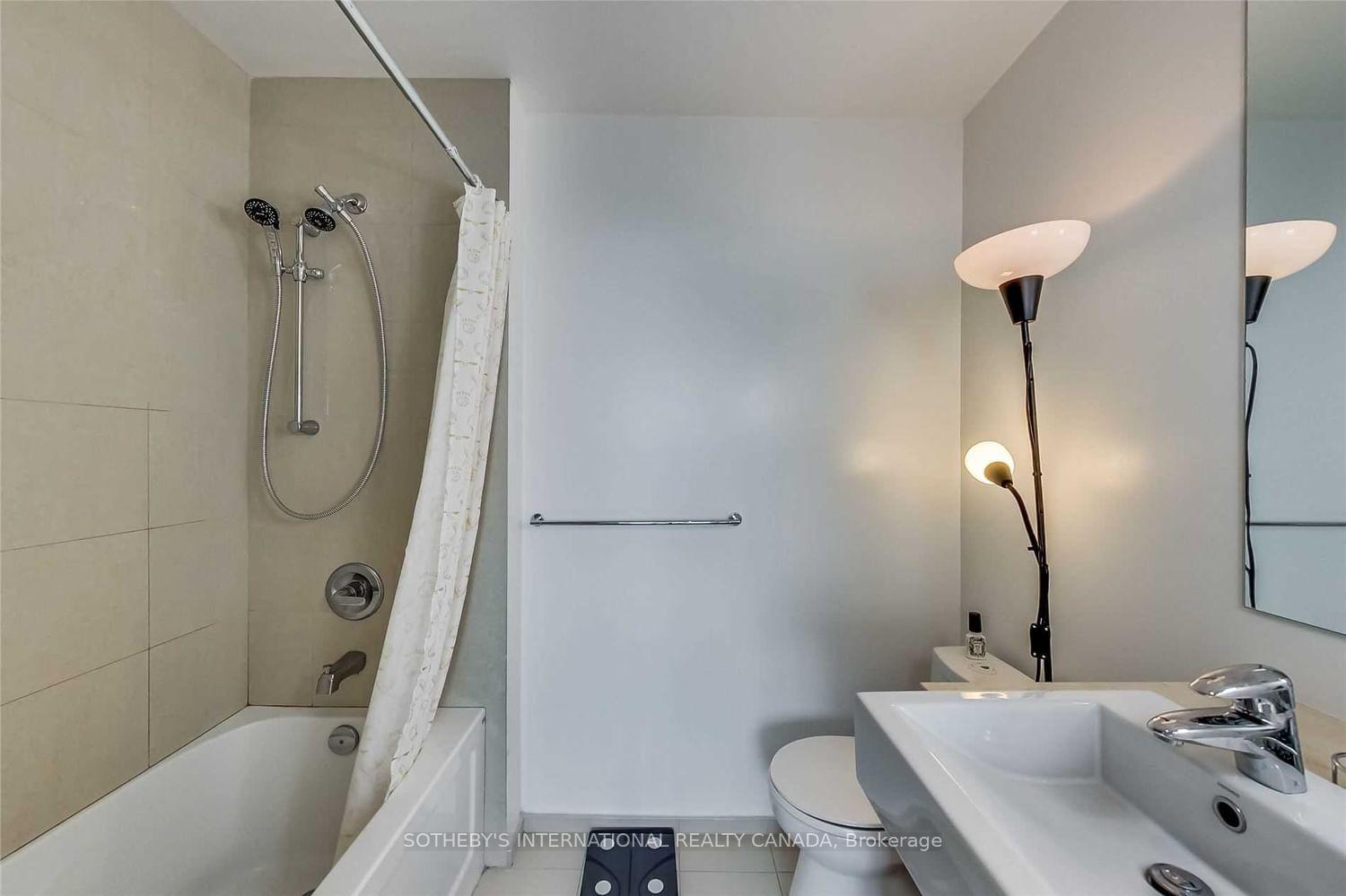 Photo 24 of Unit 5505, 8 The Esplanade, Toronto, Waterfront Communities — HOMEH
