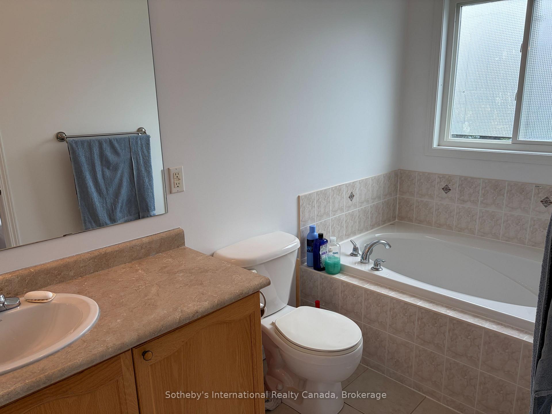 Photo 4 of 71 Meadowlark Boulevard, Wasaga Beach — HOMEH