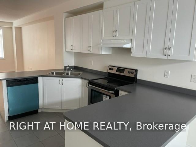 Photo 3 of 10971 Woodbine Avenue, Markham, Victoria Square — HOMEH