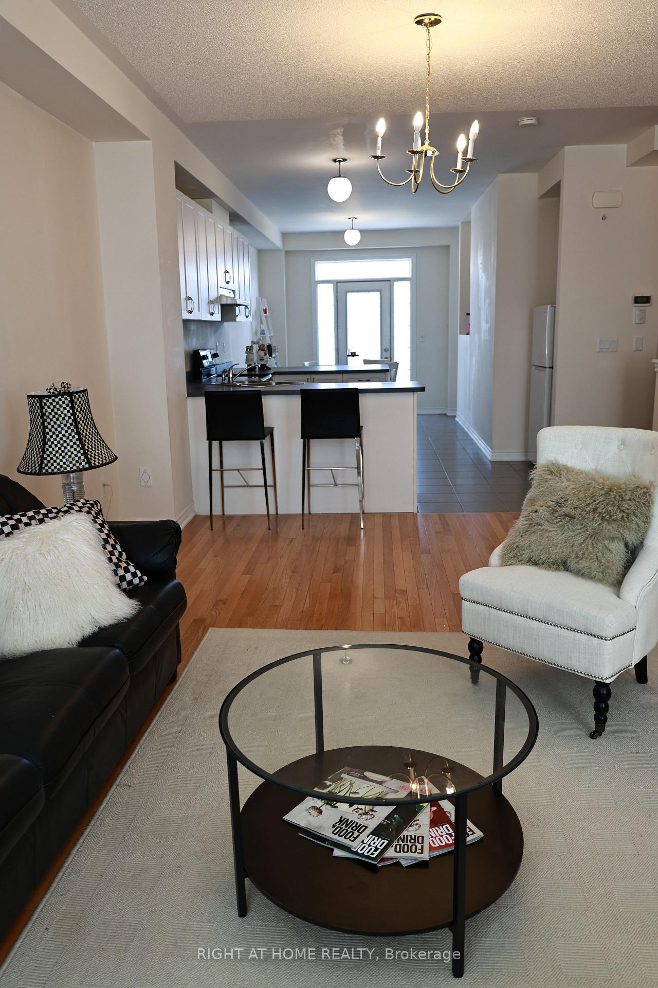 Photo 8 of 10971 Woodbine Avenue, Markham, Victoria Square — HOMEH