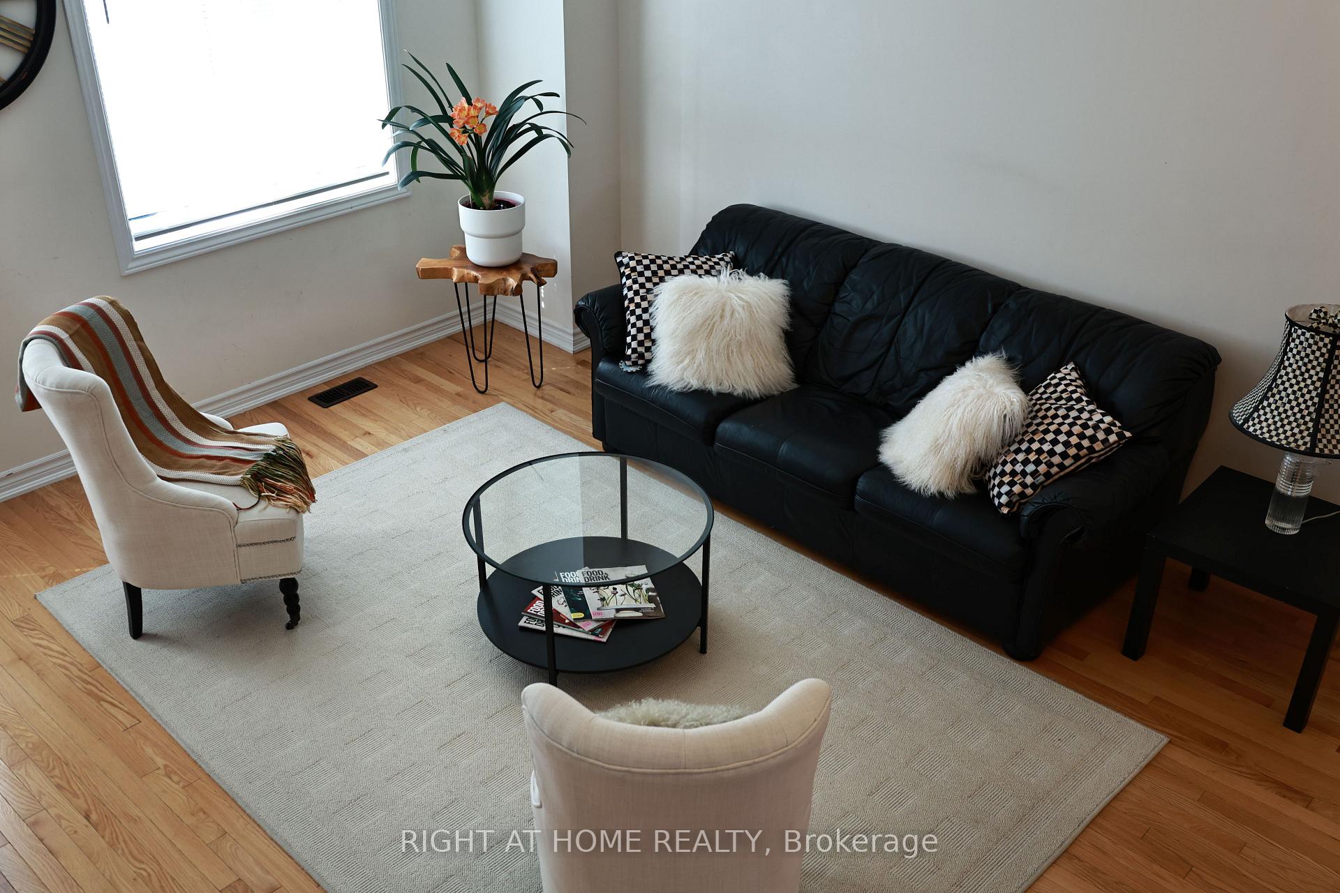Photo 9 of 10971 Woodbine Avenue, Markham, Victoria Square — HOMEH