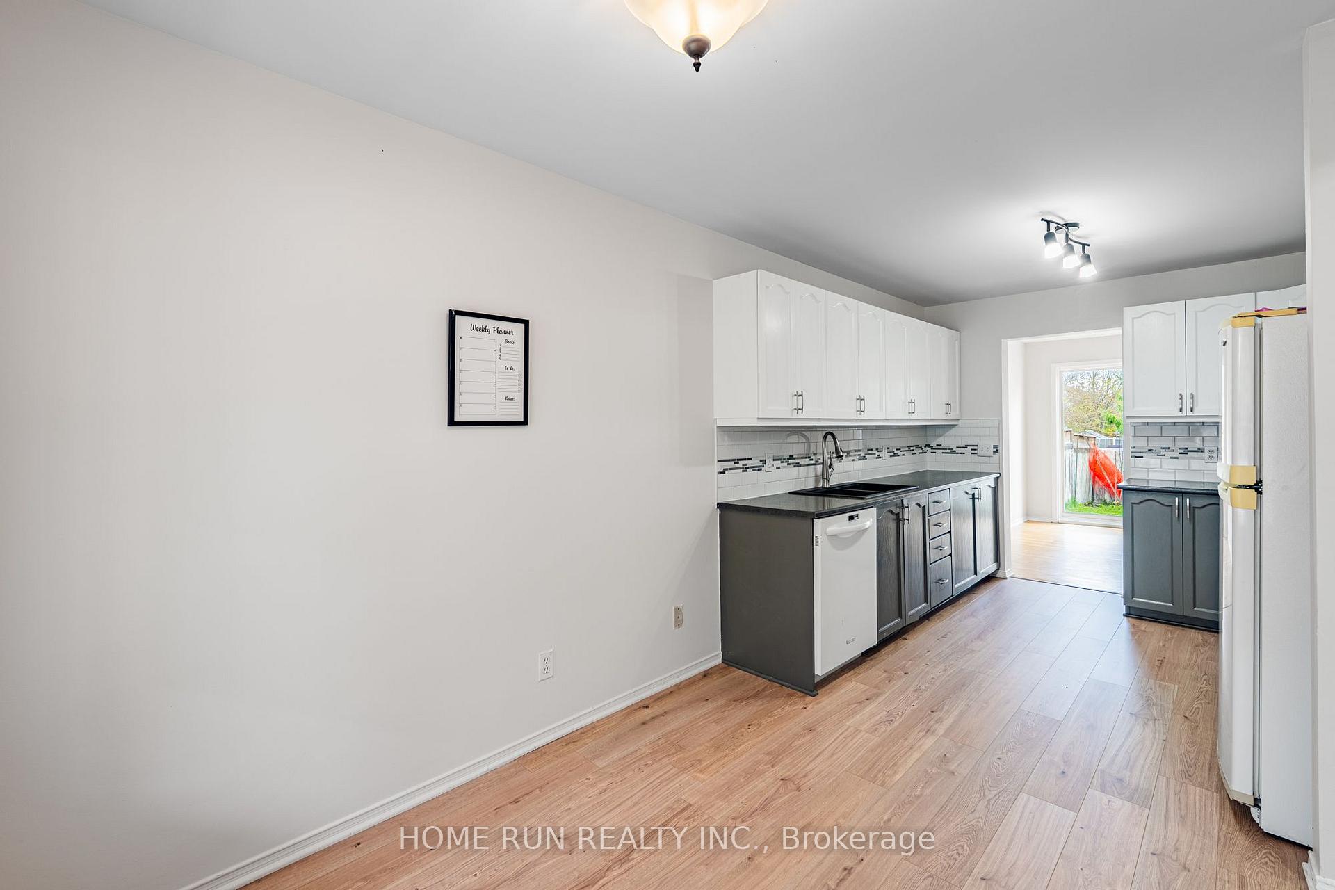 Photo 3 of 182 Windhurst Drive, Ottawa, Barrhaven East — HOMEH