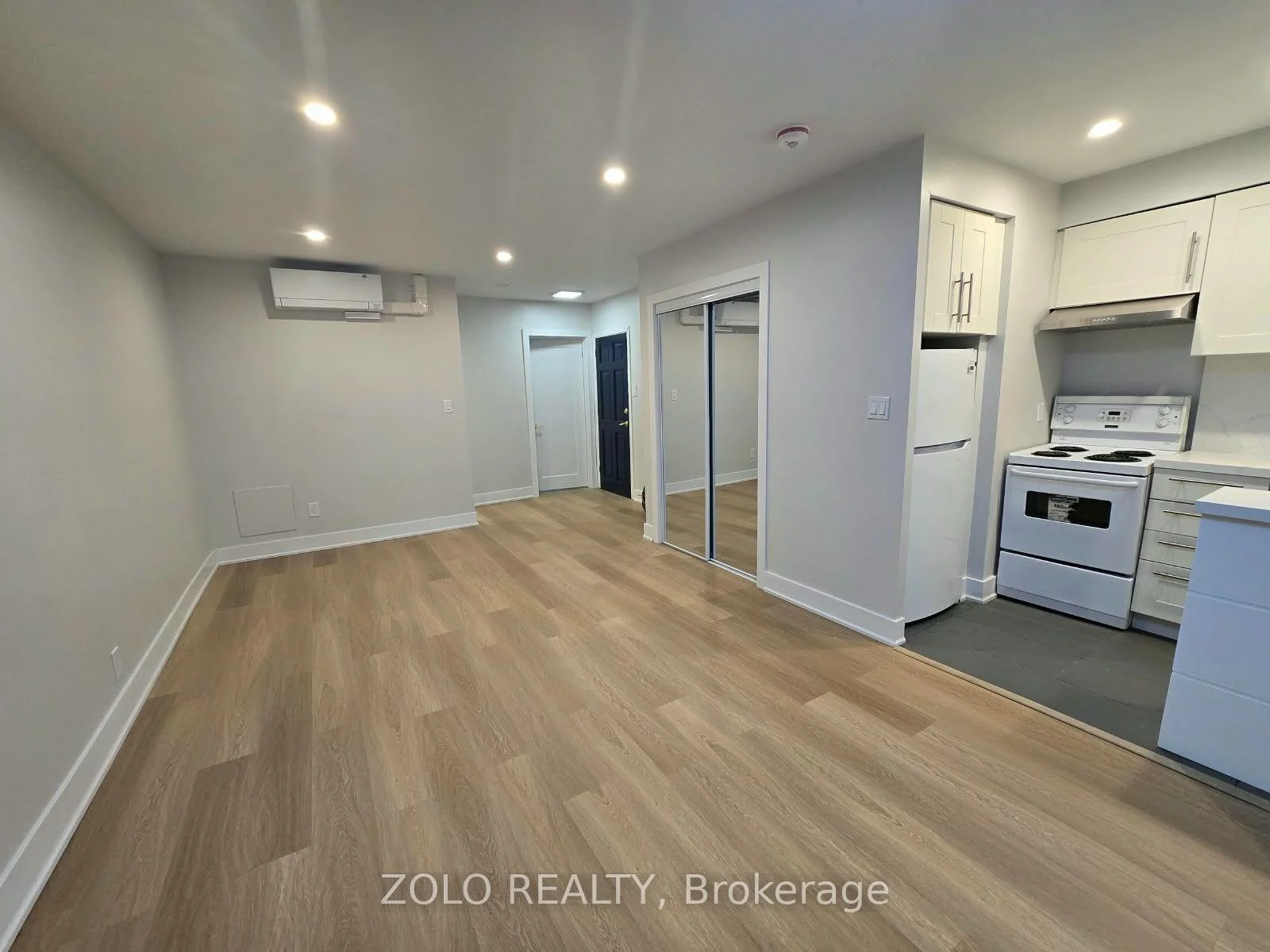 Photo 5 of Unit #1, 3525 Bathurst Street N, Toronto, Bedford Park-Nortown — HOMEH