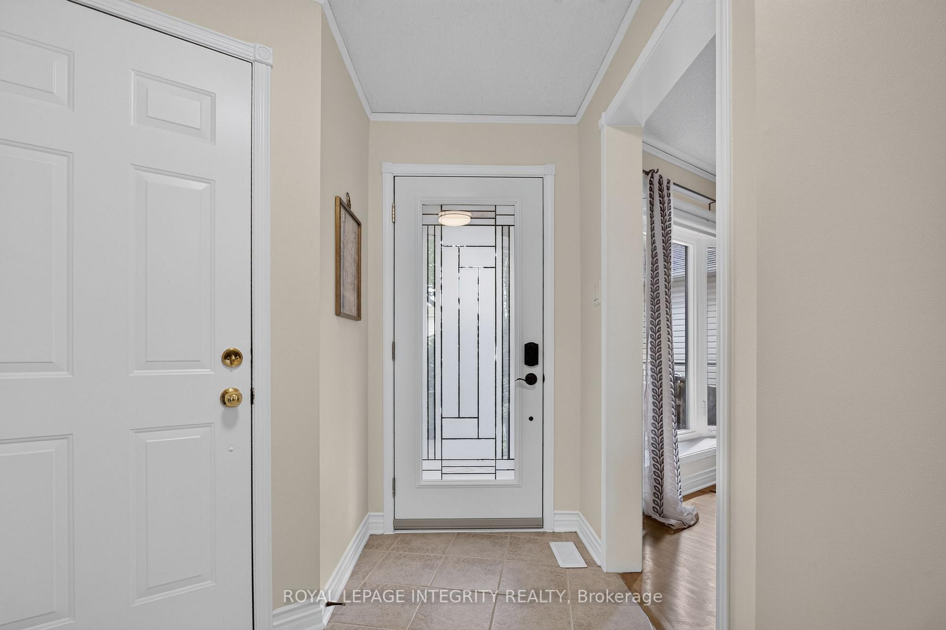 Photo 3 of 1692 Toulouse Crescent, Ottawa, Orleans/Sunridge — HOMEH