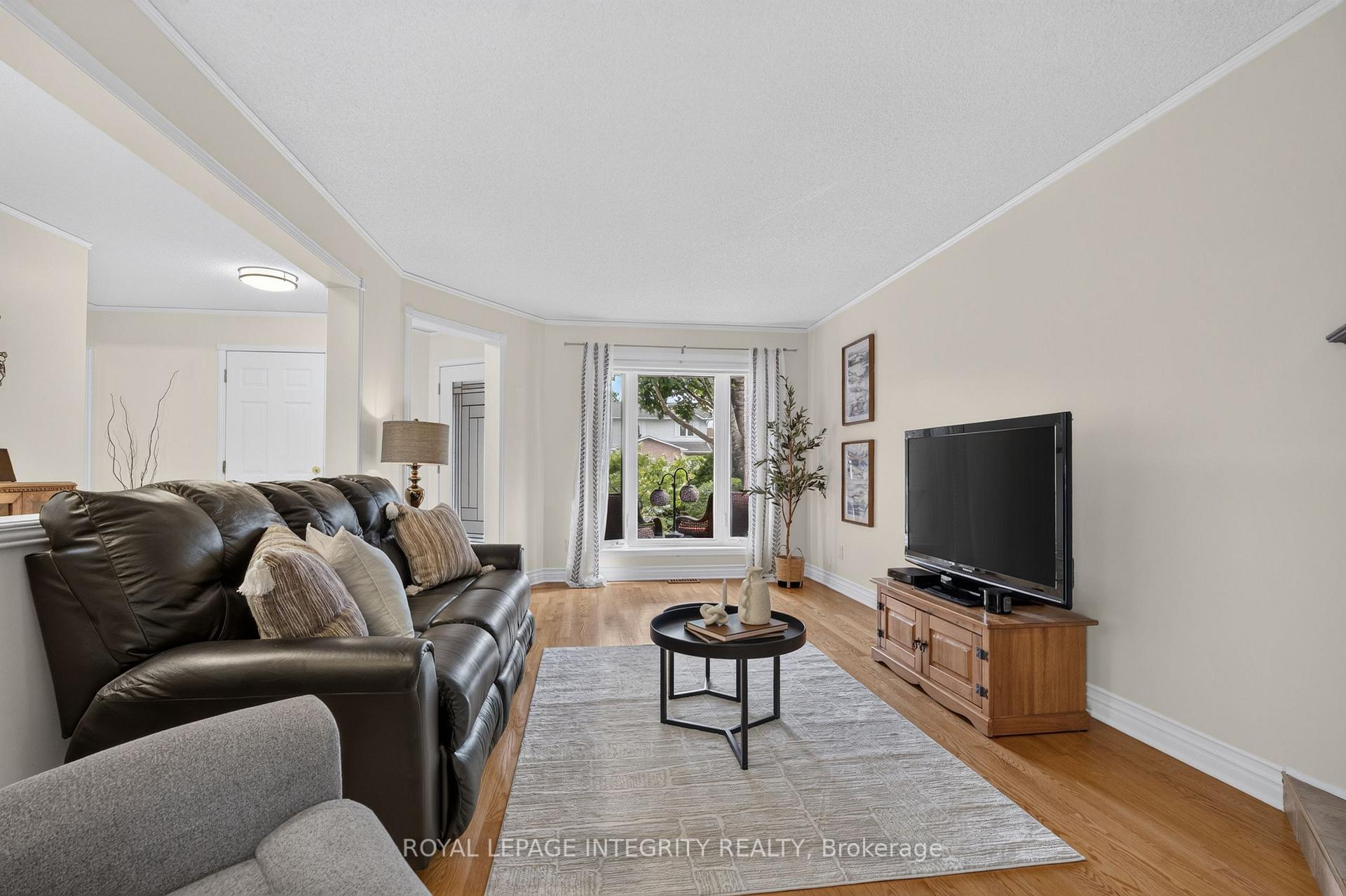 Photo 6 of 1692 Toulouse Crescent, Ottawa, Orleans/Sunridge — HOMEH