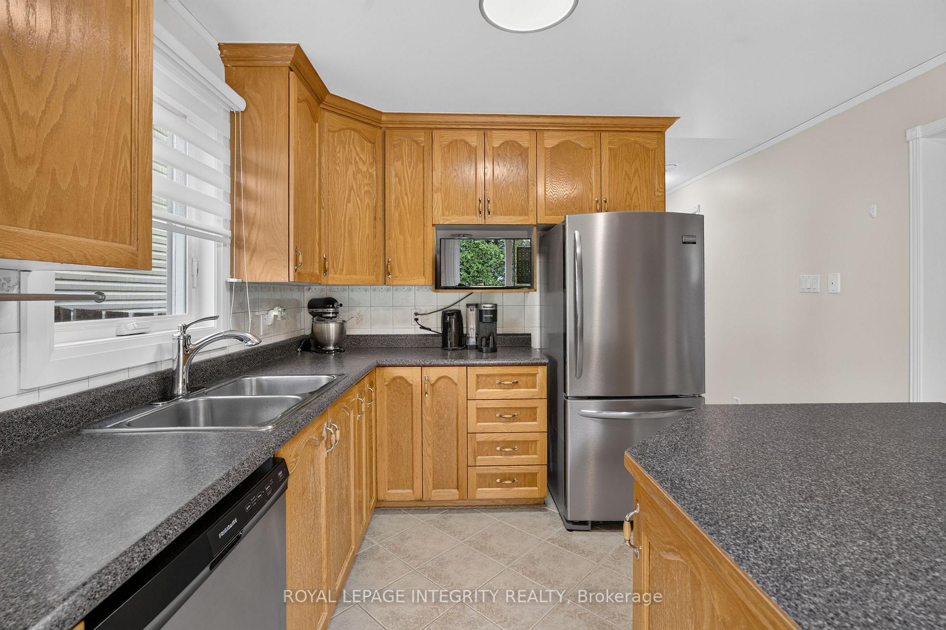 Photo 10 of 1692 Toulouse Crescent, Ottawa, Orleans/Sunridge — HOMEH