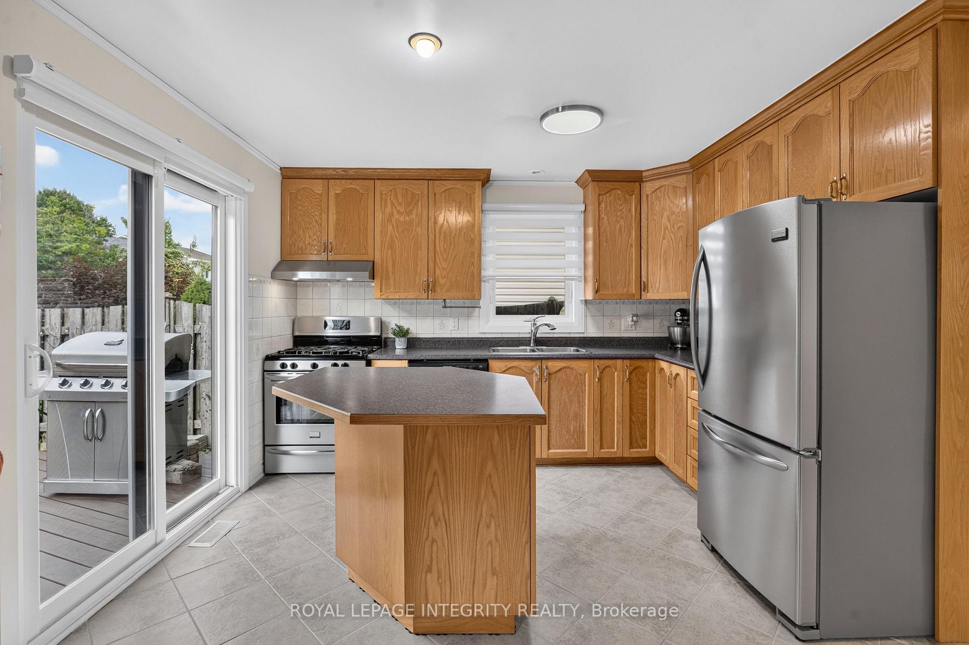 Photo 11 of 1692 Toulouse Crescent, Ottawa, Orleans/Sunridge — HOMEH