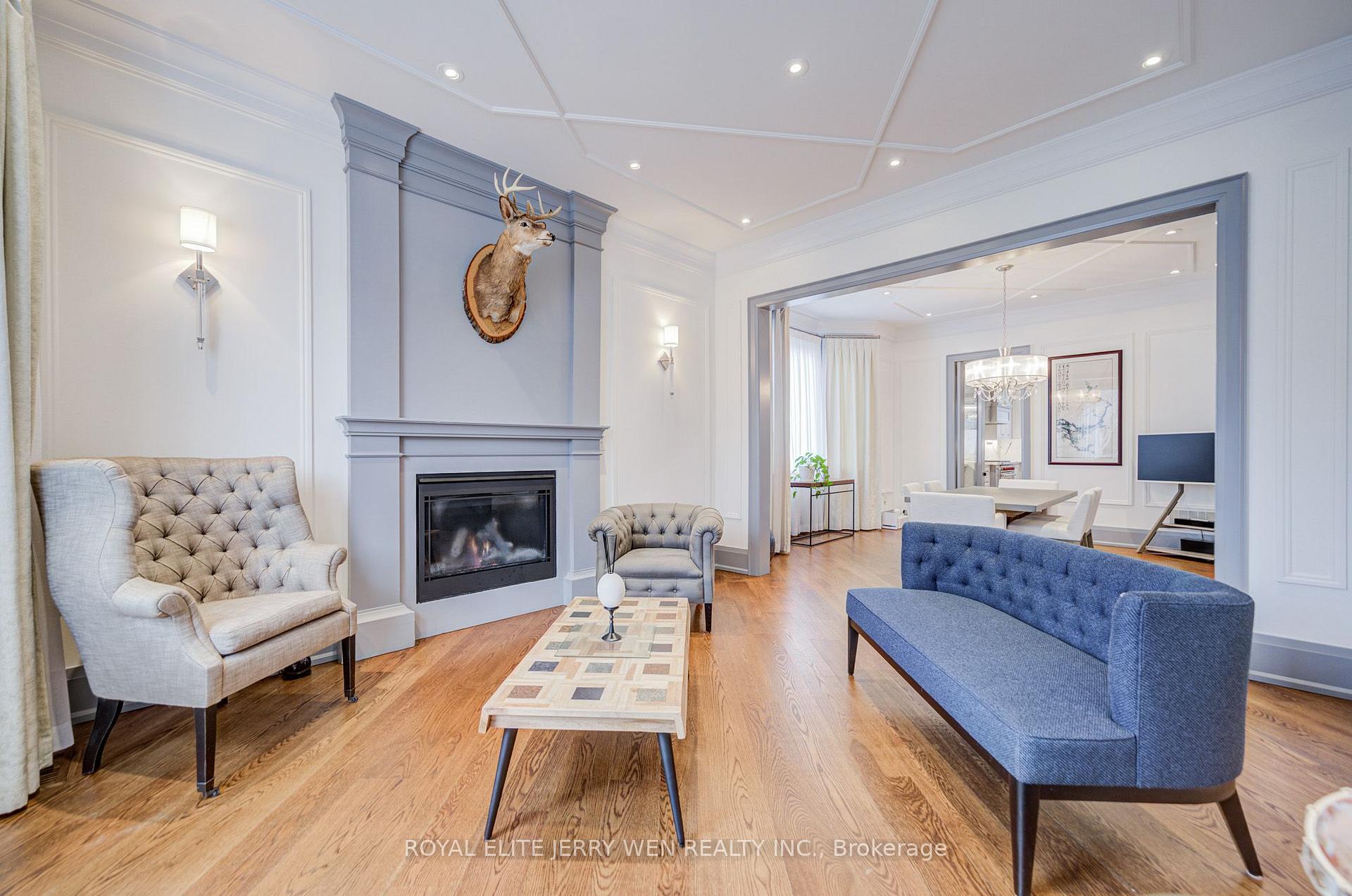 Photo 4 of 300 Upper Highland Crescent, North York, St. Andrew-Windfields — HOMEH