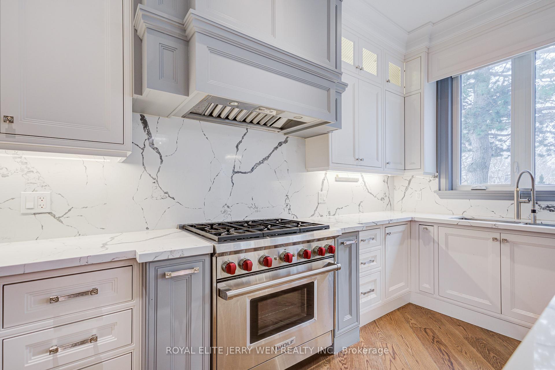 Photo 13 of 300 Upper Highland Crescent, North York, St. Andrew-Windfields — HOMEH