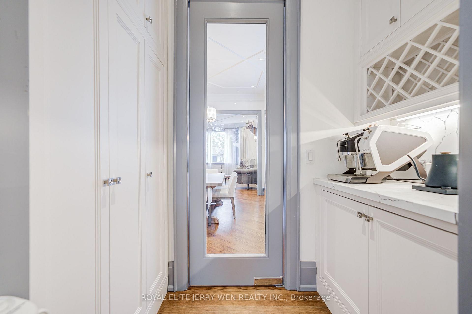 Photo 14 of 300 Upper Highland Crescent, North York, St. Andrew-Windfields — HOMEH