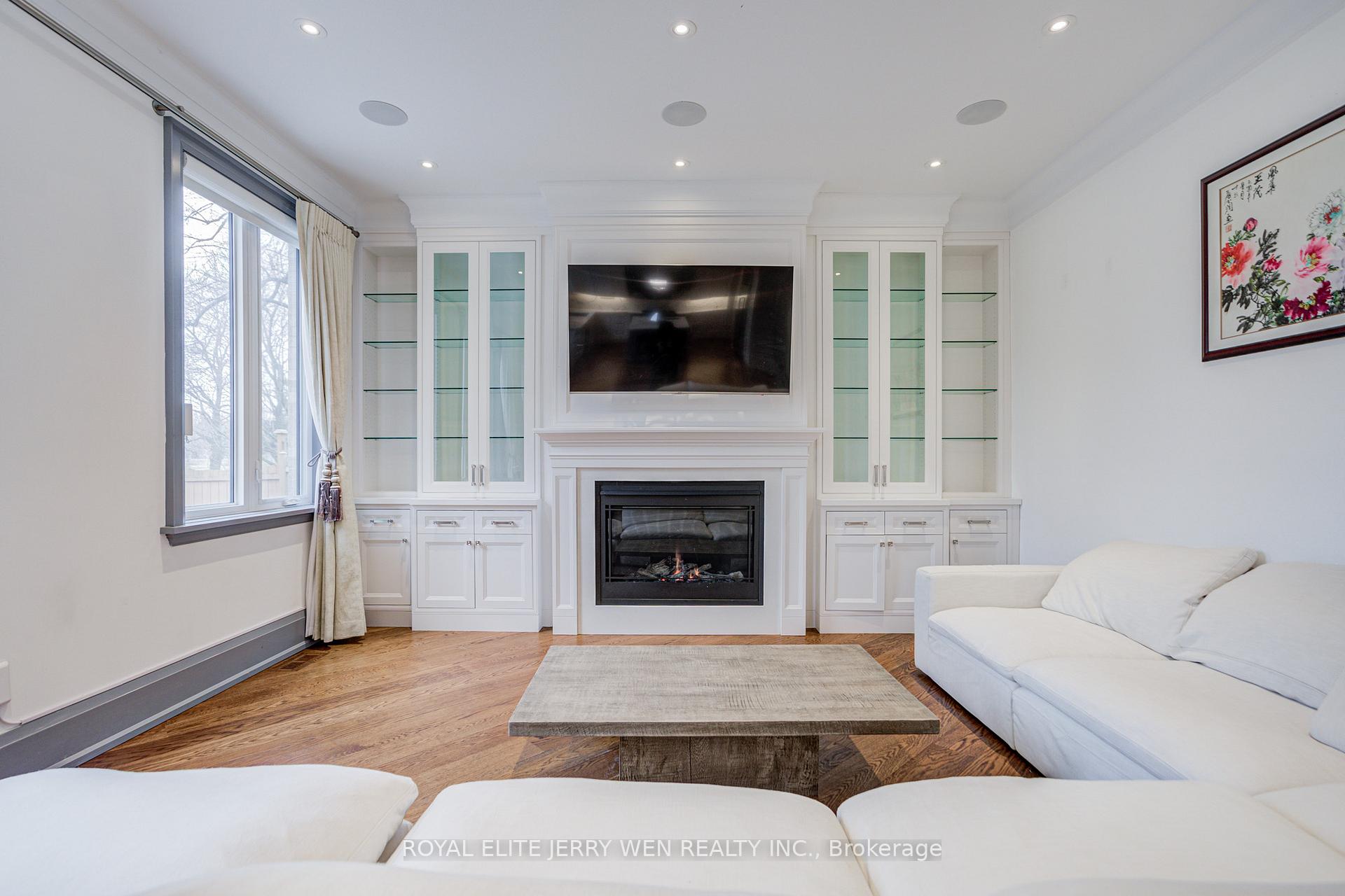 Photo 15 of 300 Upper Highland Crescent, North York, St. Andrew-Windfields — HOMEH