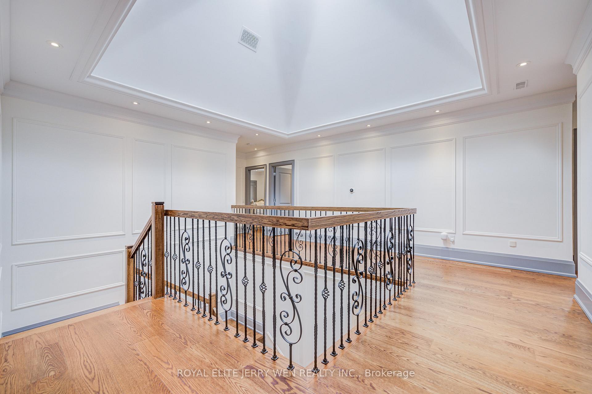 Photo 18 of 300 Upper Highland Crescent, North York, St. Andrew-Windfields — HOMEH
