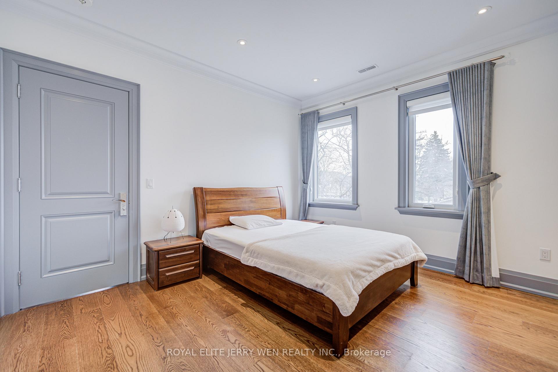 Photo 23 of 300 Upper Highland Crescent, North York, St. Andrew-Windfields — HOMEH