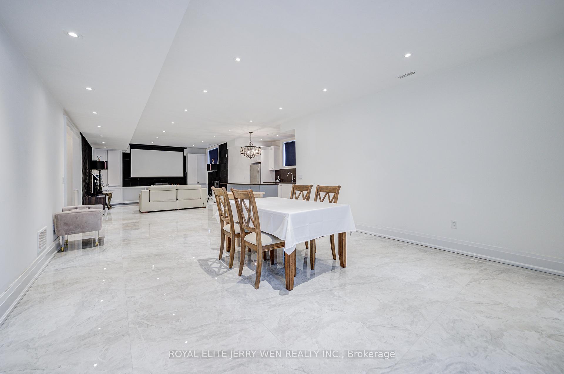Photo 35 of 300 Upper Highland Crescent, North York, St. Andrew-Windfields — HOMEH