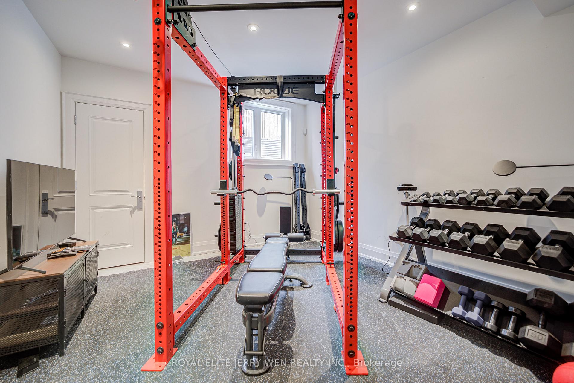 Photo 37 of 300 Upper Highland Crescent, North York, St. Andrew-Windfields — HOMEH