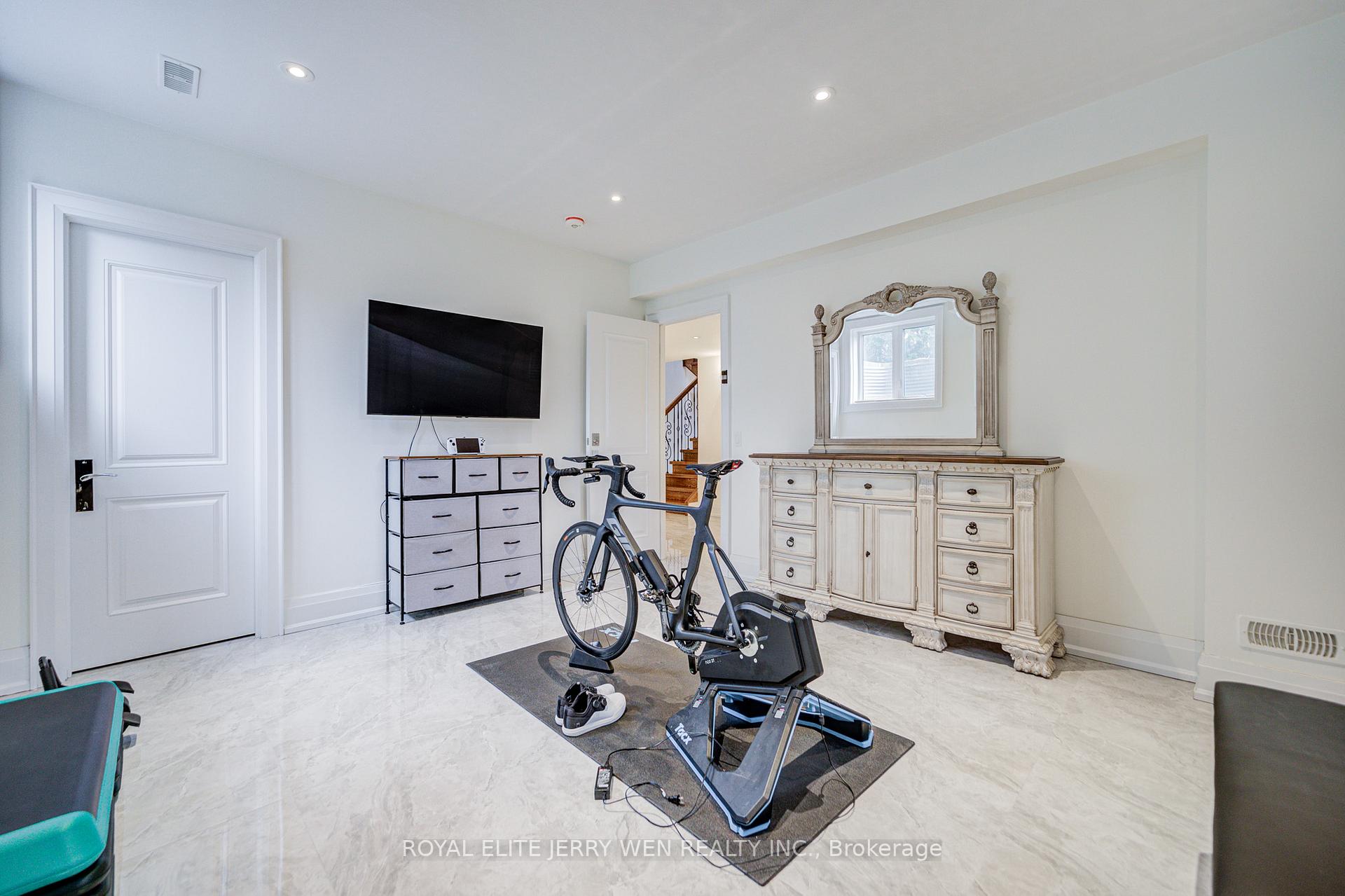 Photo 38 of 300 Upper Highland Crescent, North York, St. Andrew-Windfields — HOMEH