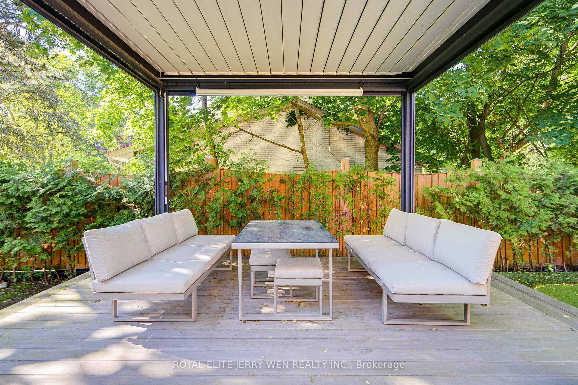 Photo 43 of 300 Upper Highland Crescent, North York, St. Andrew-Windfields — HOMEH
