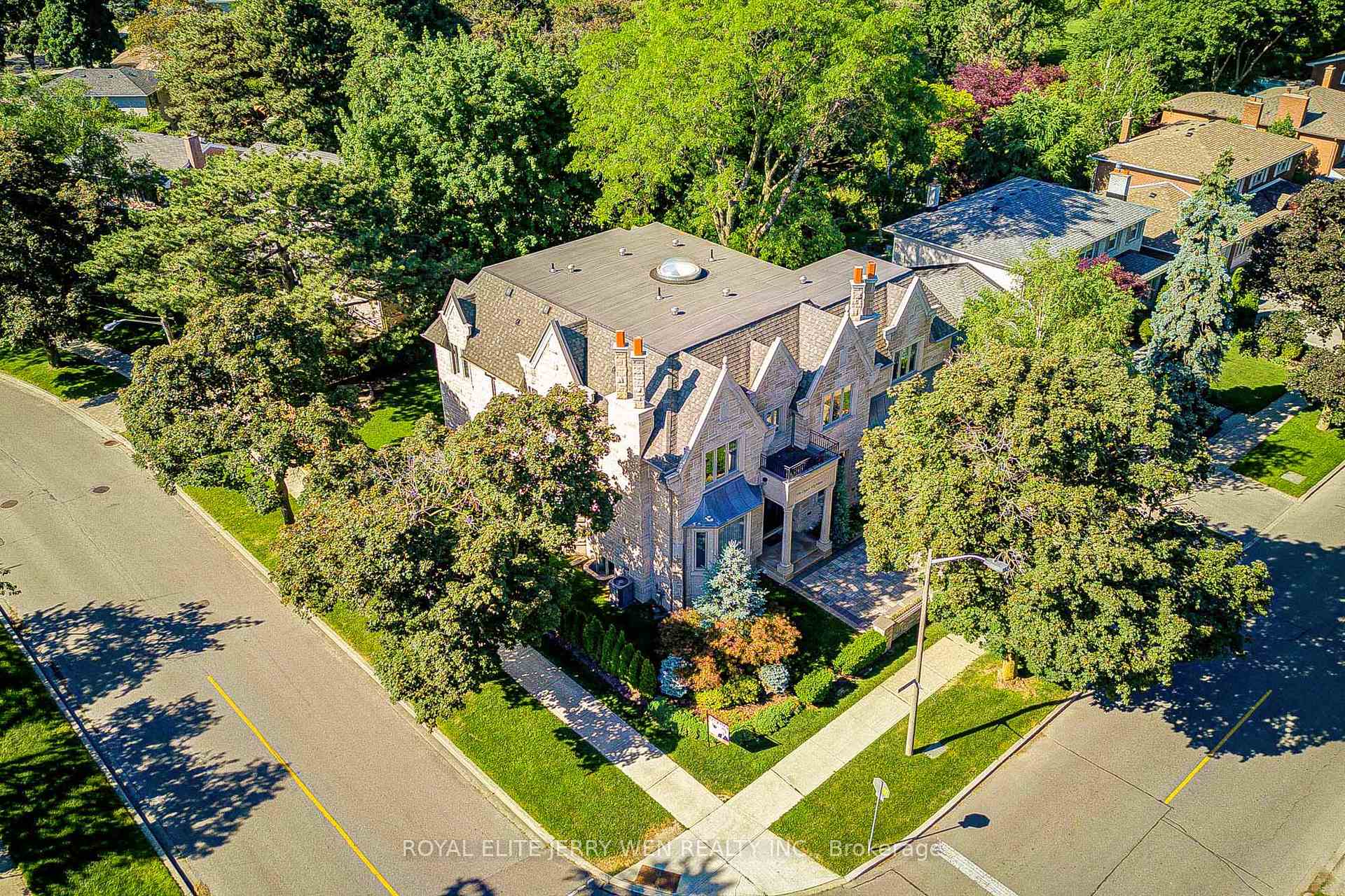 Photo 49 of 300 Upper Highland Crescent, North York, St. Andrew-Windfields — HOMEH