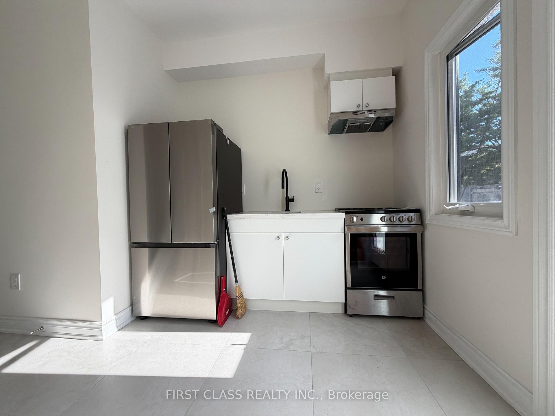 Photo 5 of 356 Huron Street, Toronto, University — HOMEH