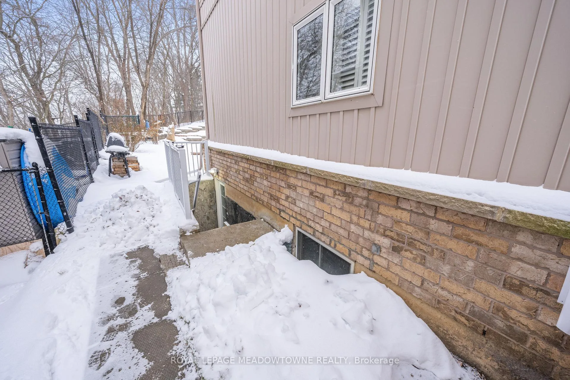 Photo 4 of Unit Bsmt, 54 Meadowglen Boulevard, Halton Hills, Georgetown — HOMEH