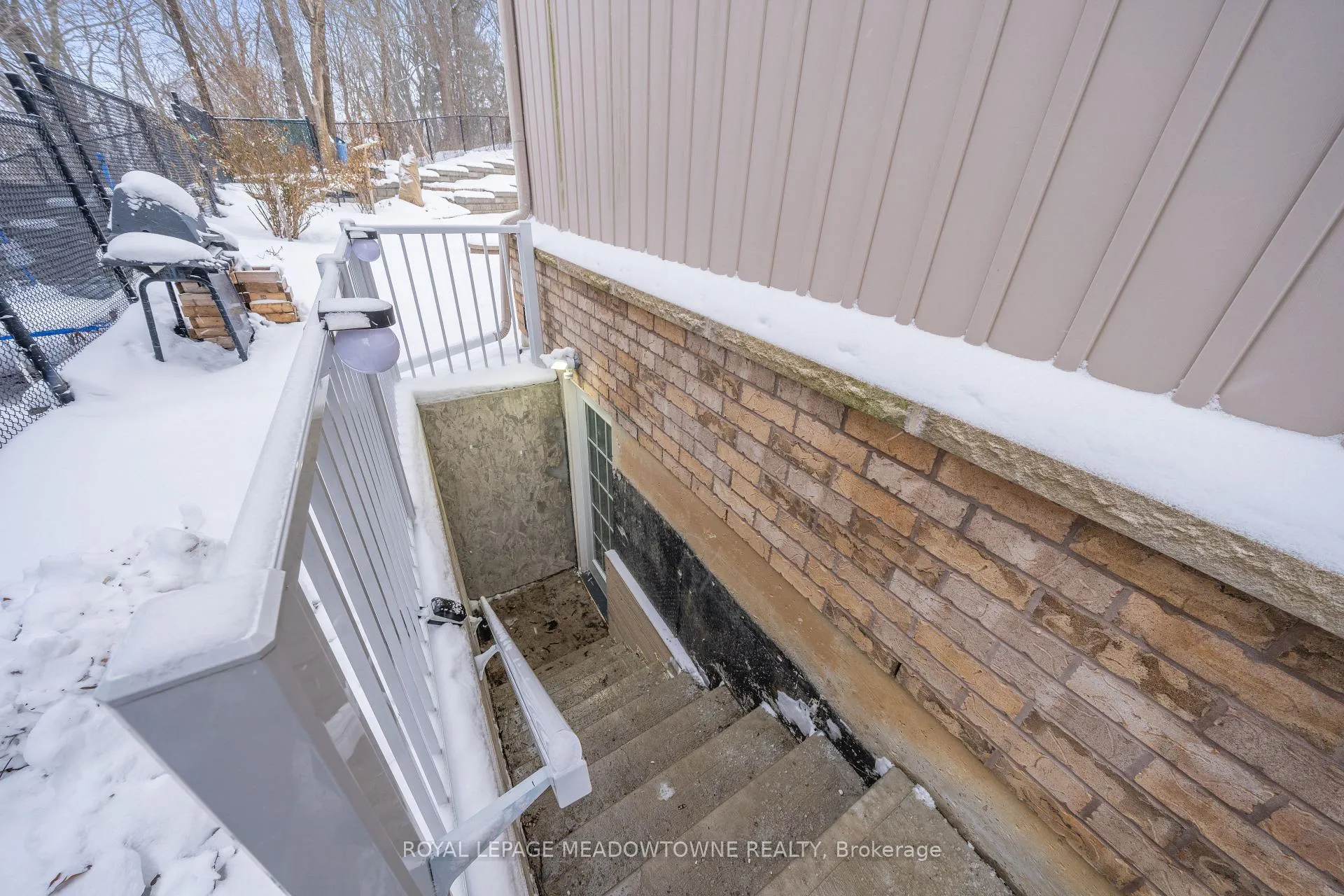 Photo 5 of Unit Bsmt, 54 Meadowglen Boulevard, Halton Hills, Georgetown — HOMEH