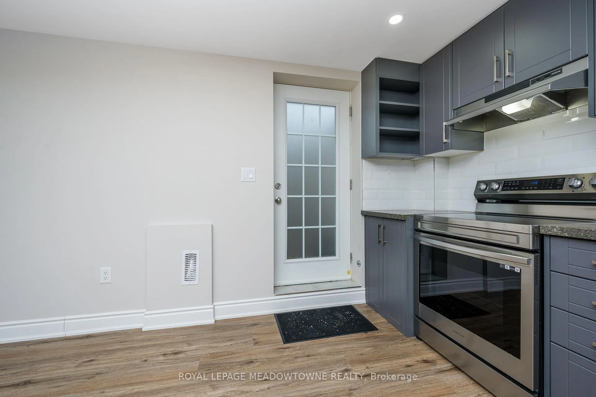 Photo 6 of Unit Bsmt, 54 Meadowglen Boulevard, Halton Hills, Georgetown — HOMEH