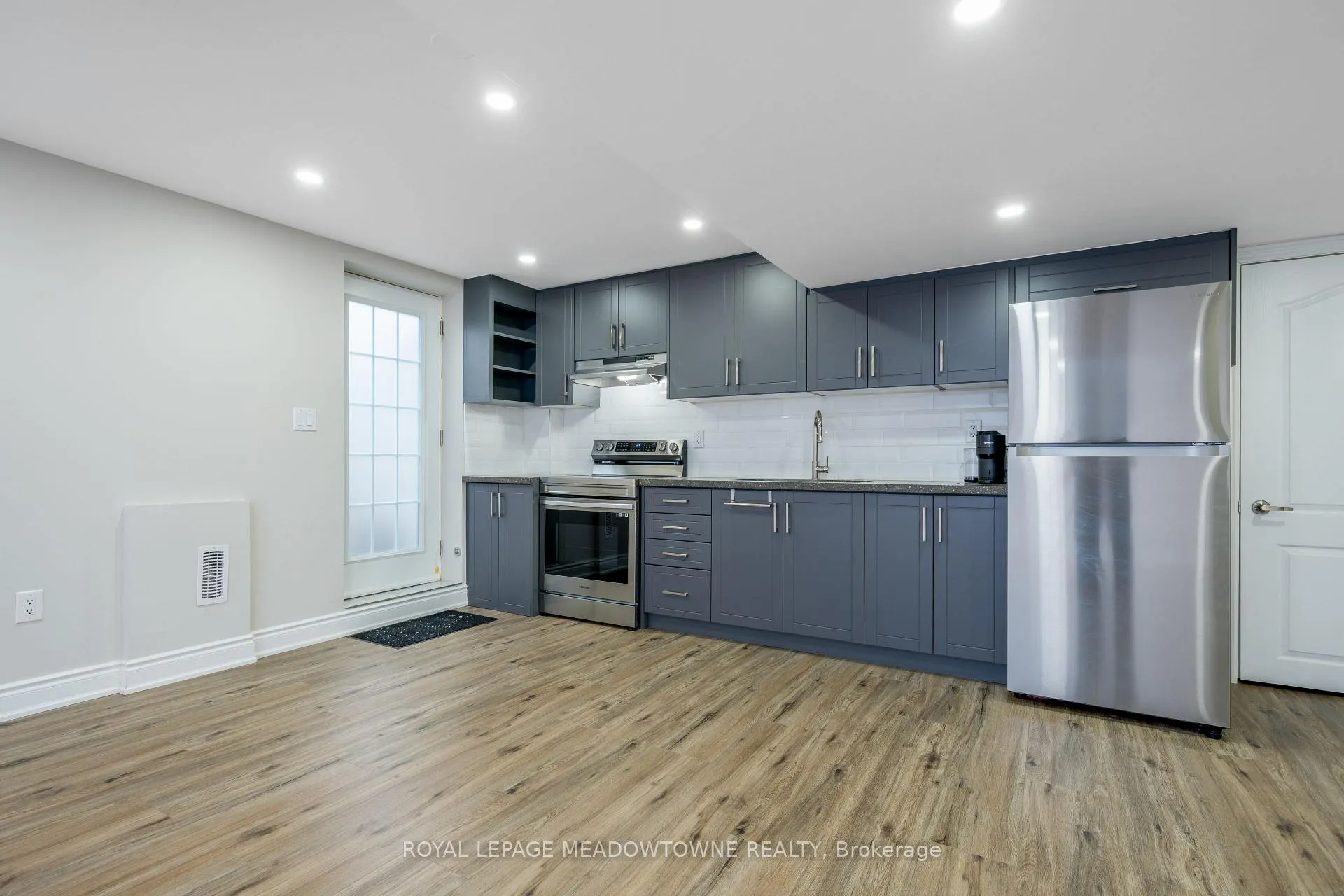 Photo 1 of Unit Bsmt, 54 Meadowglen Boulevard, Halton Hills, Georgetown — HOMEH