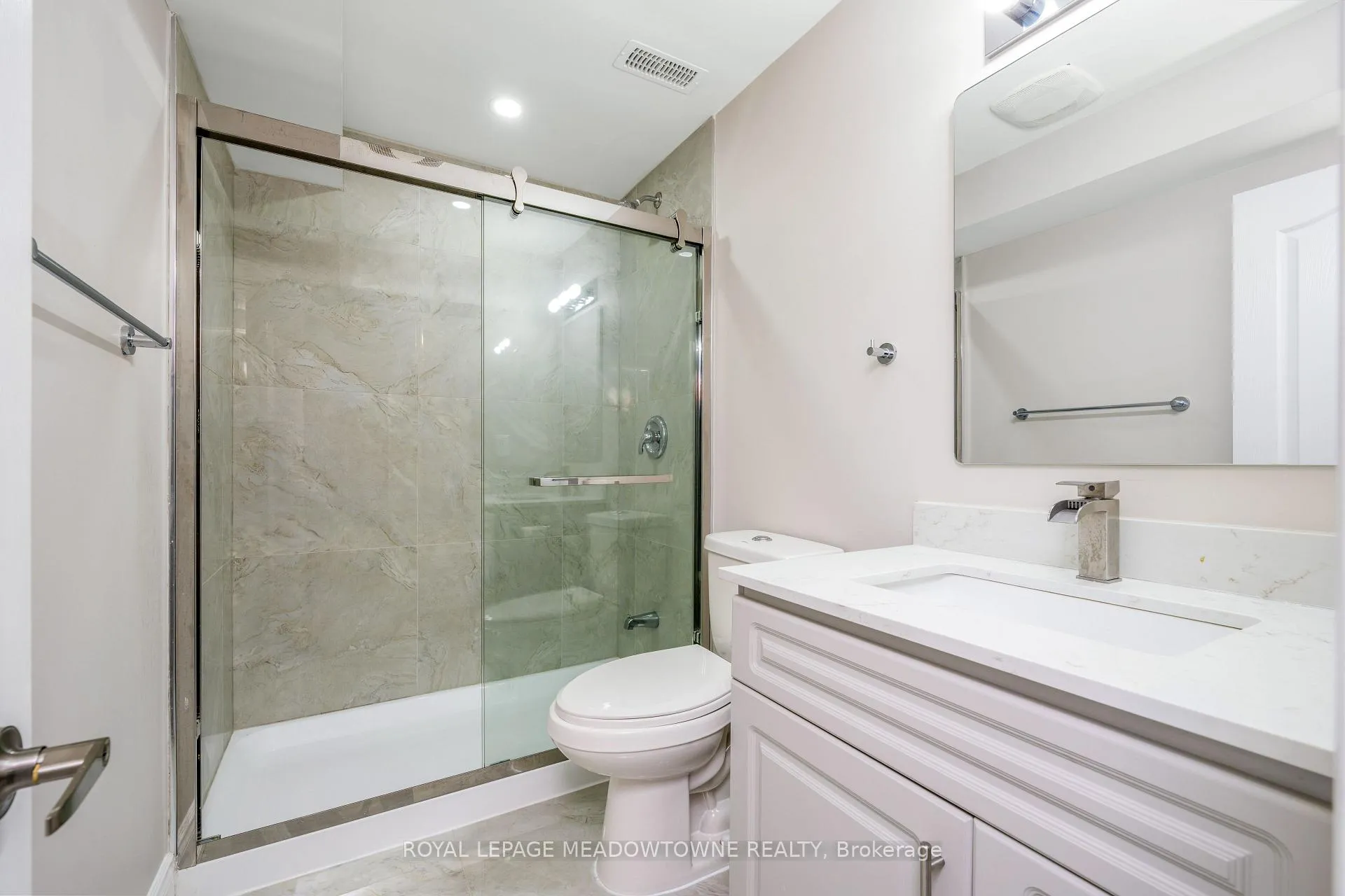Photo 12 of Unit Bsmt, 54 Meadowglen Boulevard, Halton Hills, Georgetown — HOMEH