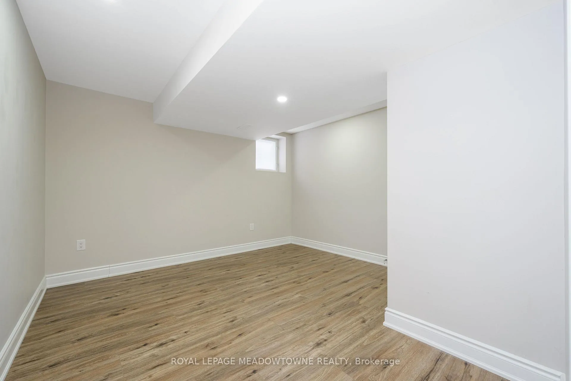 Photo 14 of Unit Bsmt, 54 Meadowglen Boulevard, Halton Hills, Georgetown — HOMEH