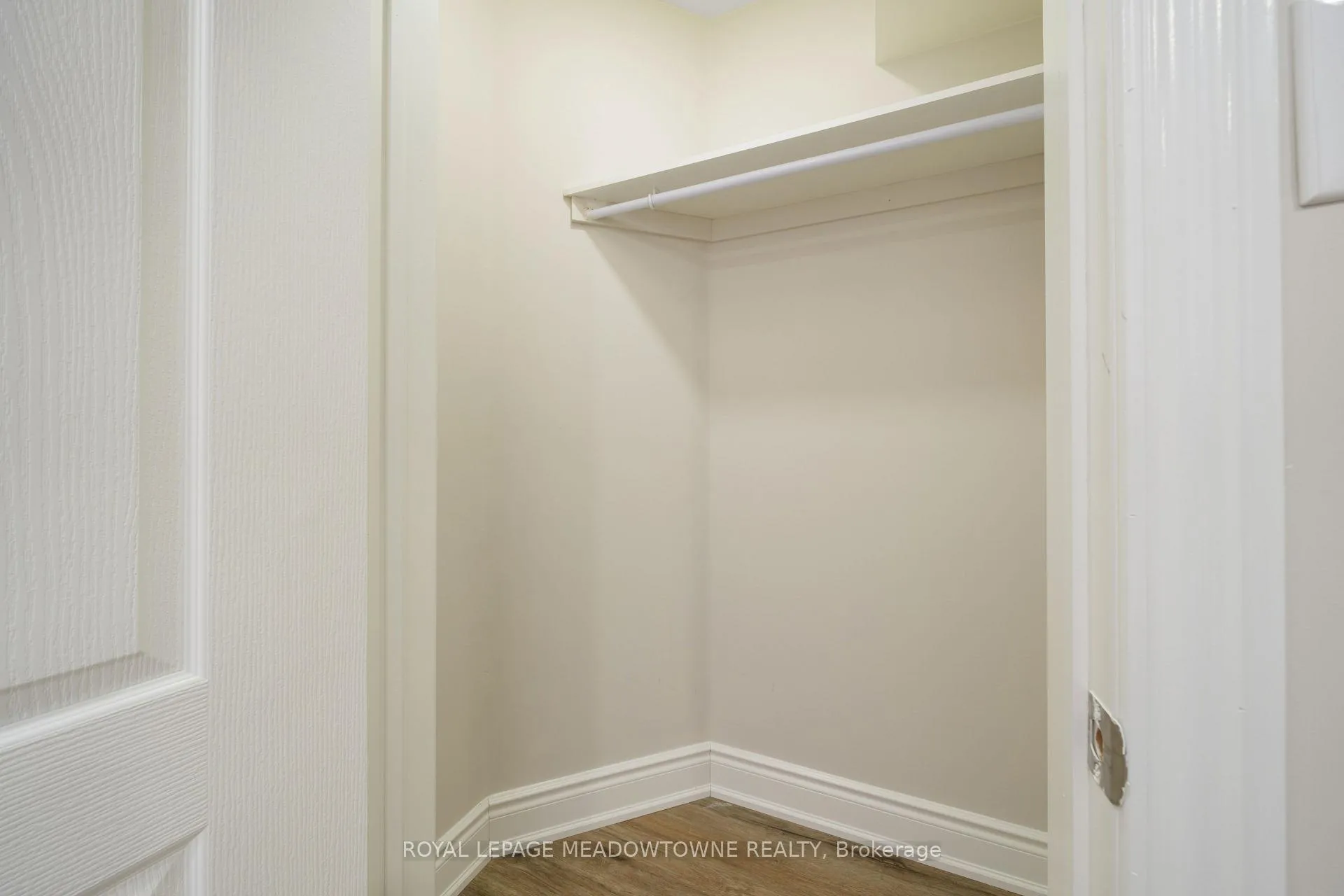 Photo 16 of Unit Bsmt, 54 Meadowglen Boulevard, Halton Hills, Georgetown — HOMEH