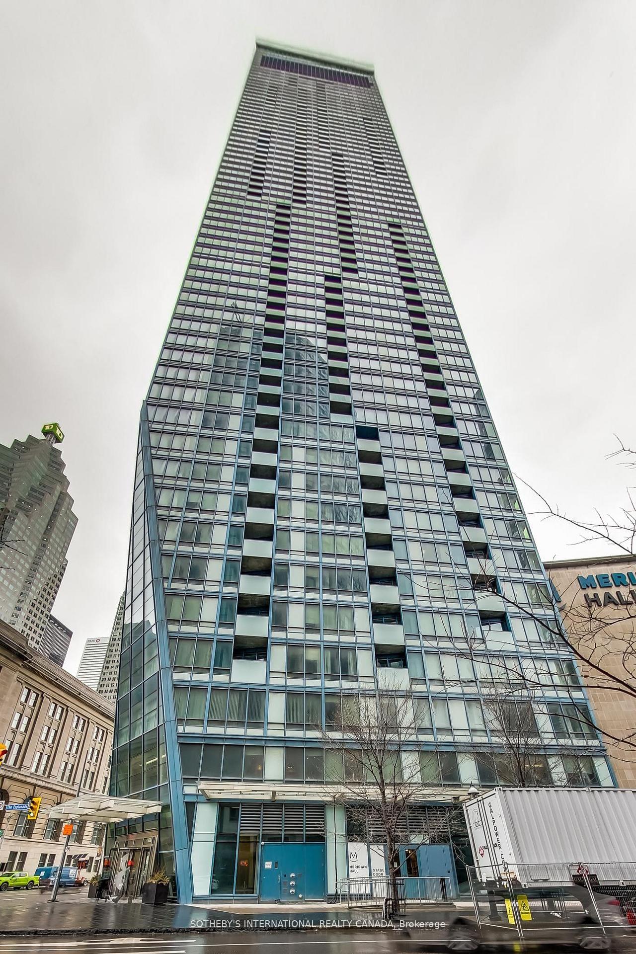 Photo 4 of Unit 5504, 8 The Esplanade, Toronto, Waterfront Communities — HOMEH