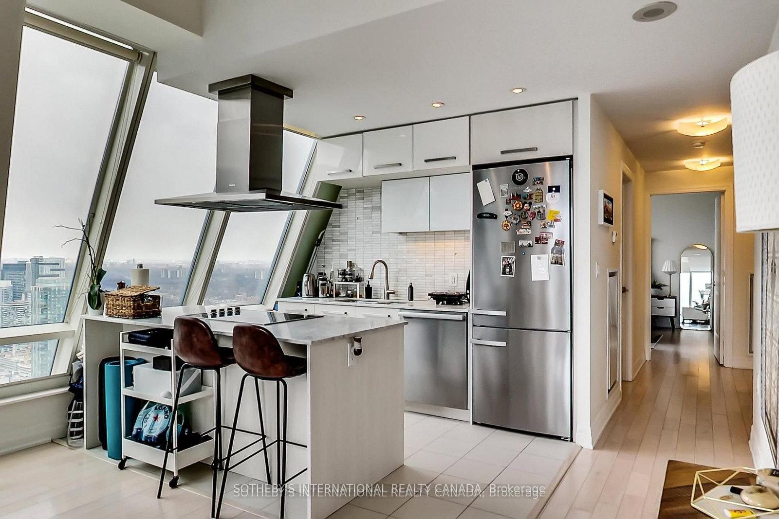 Photo 9 of Unit 5504, 8 The Esplanade, Toronto, Waterfront Communities — HOMEH