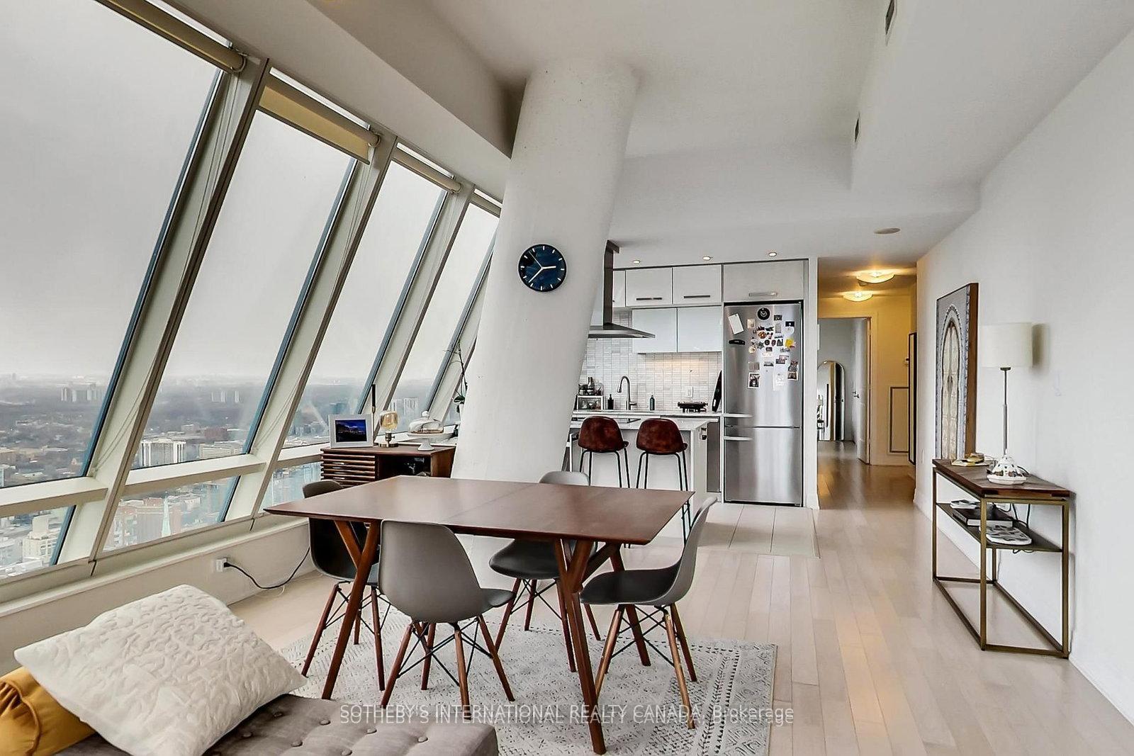 Photo 10 of Unit 5504, 8 The Esplanade, Toronto, Waterfront Communities — HOMEH
