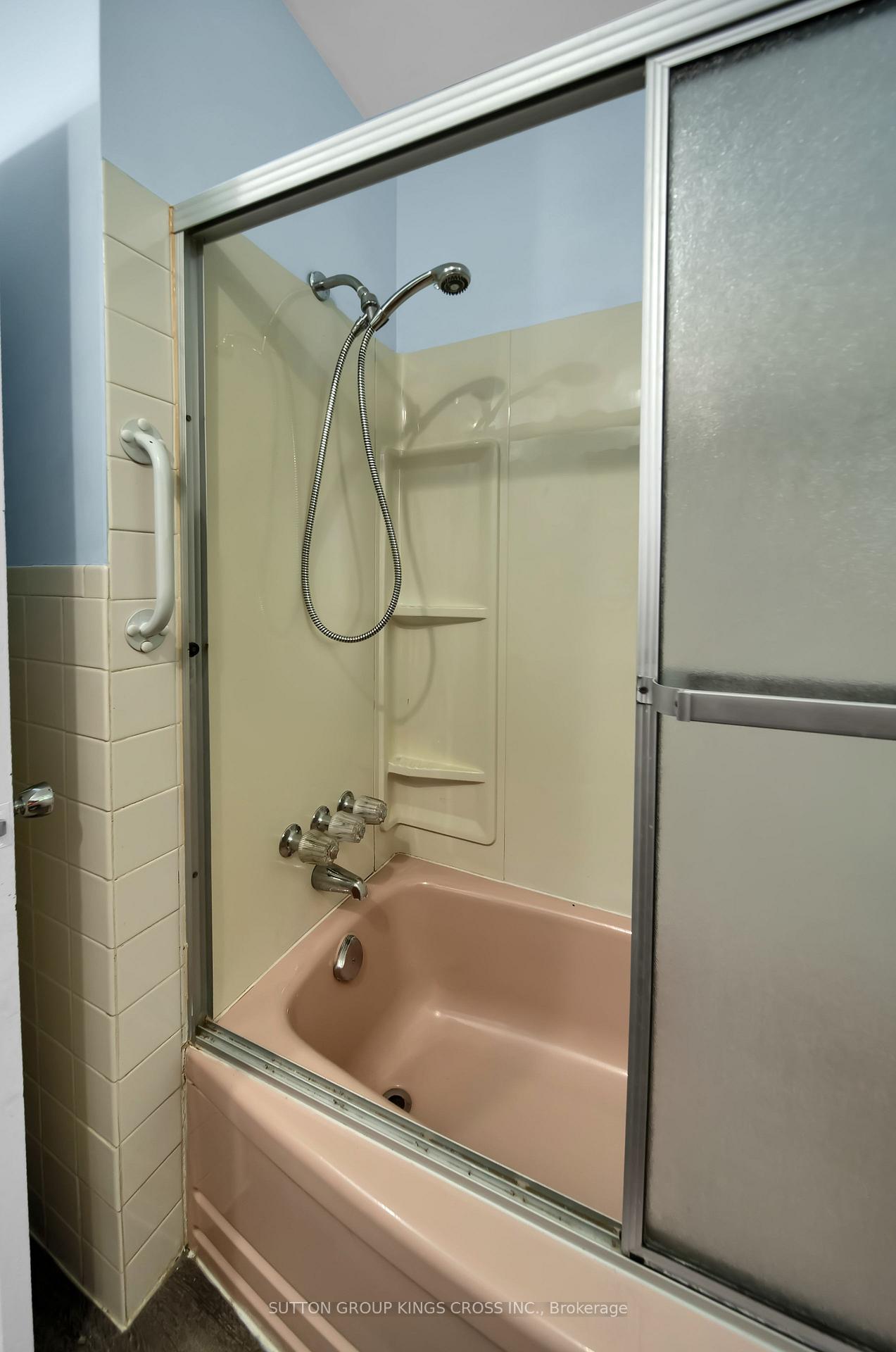 Photo 23 of 34 Hillcrest Avenue, Chatham-Kent — HOMEH