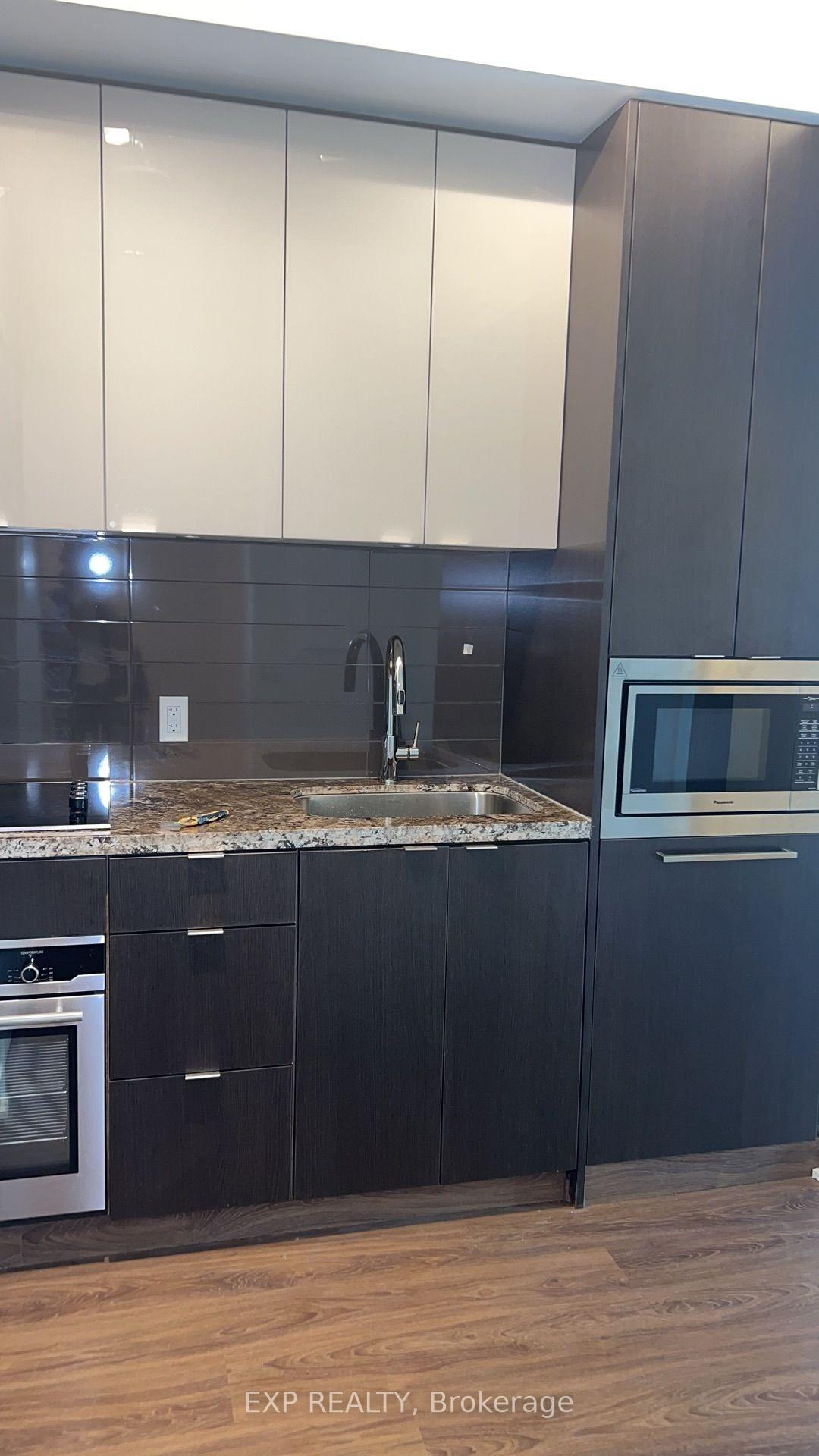 Photo 2 of Unit 1007, 125 Blue Jays Way, Toronto, Waterfront Communities — HOMEH