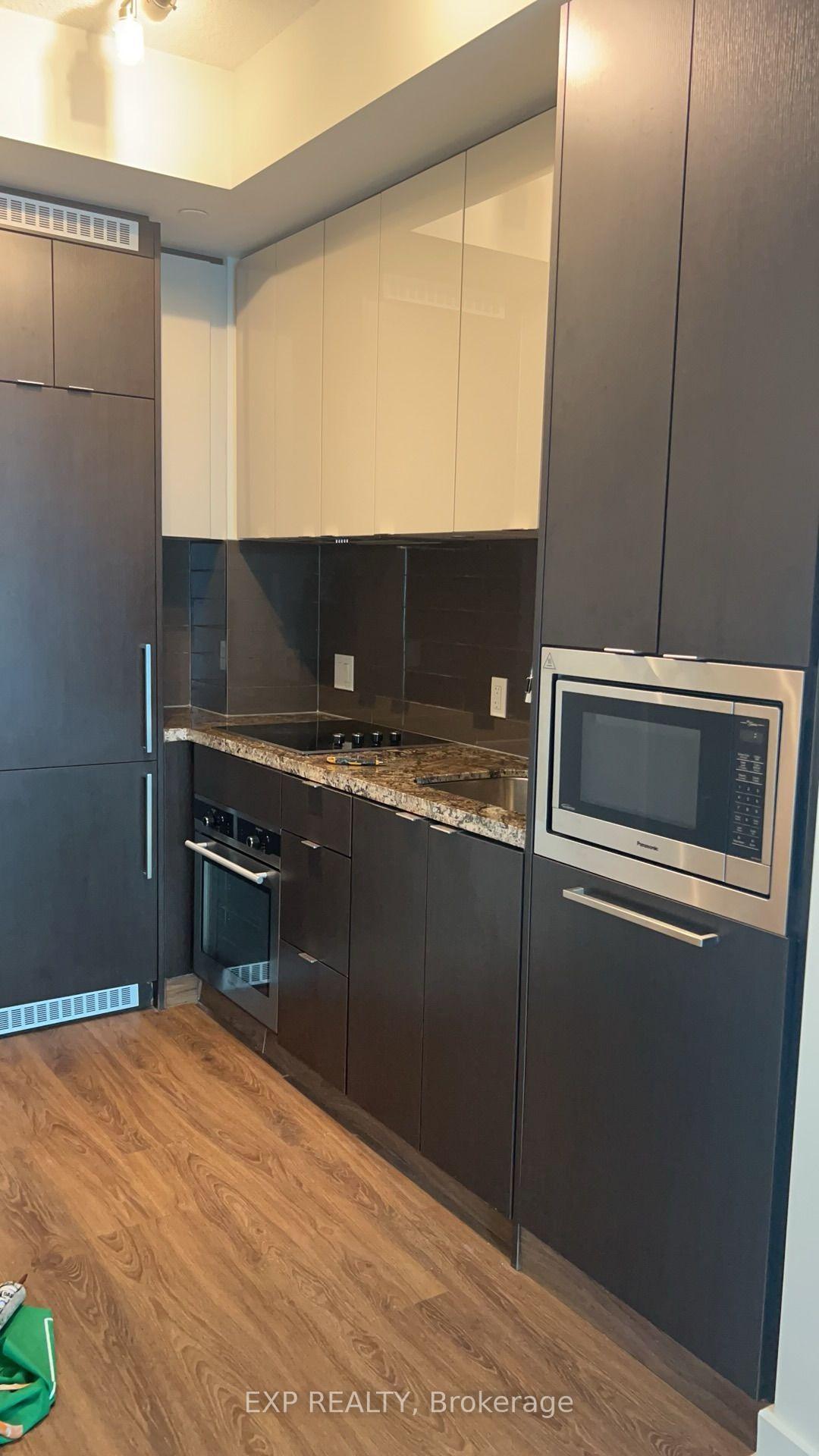 Photo 3 of Unit 1007, 125 Blue Jays Way, Toronto, Waterfront Communities — HOMEH