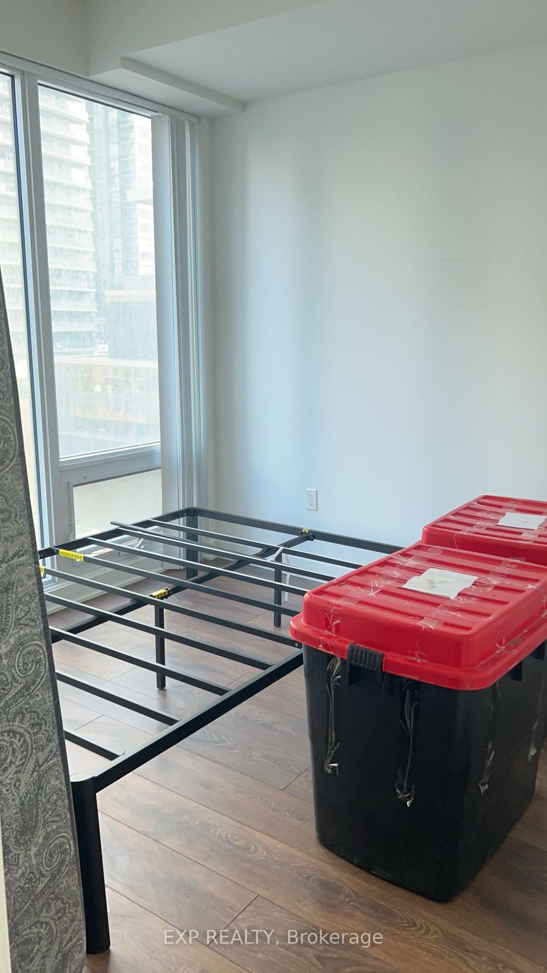Photo 5 of Unit 1007, 125 Blue Jays Way, Toronto, Waterfront Communities — HOMEH