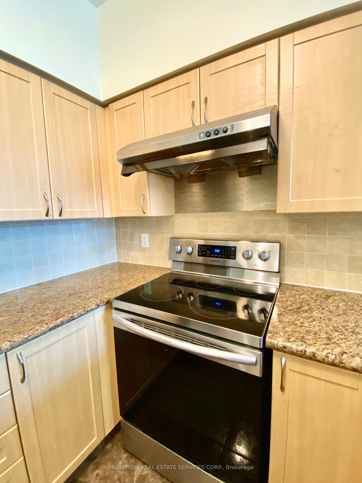 Photo 4 of Unit Ph03, 30 Clegg Road, Markham, Unionville — HOMEH