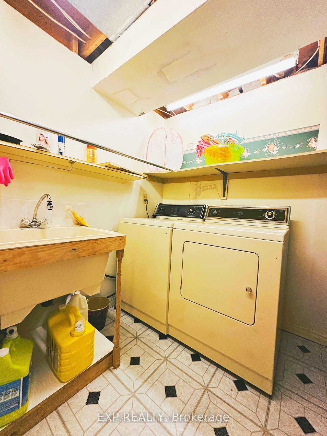 Photo 10 of Unit Lower, 11 Marion Crescent, Markham, Raymerville — HOMEH