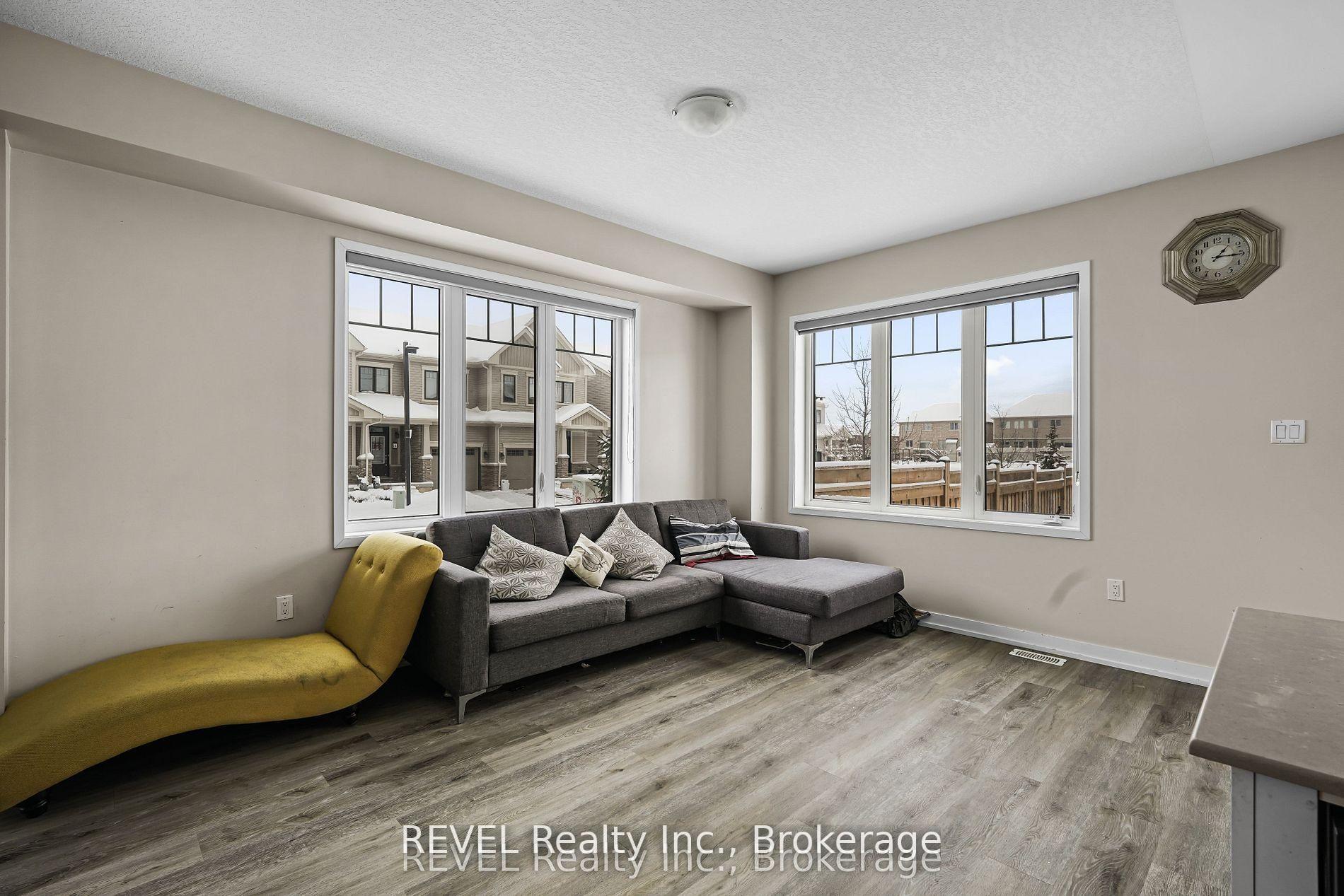 Photo 8 of Unit 38, 7789 Kalar Road, Niagara Falls, Brown — HOMEH