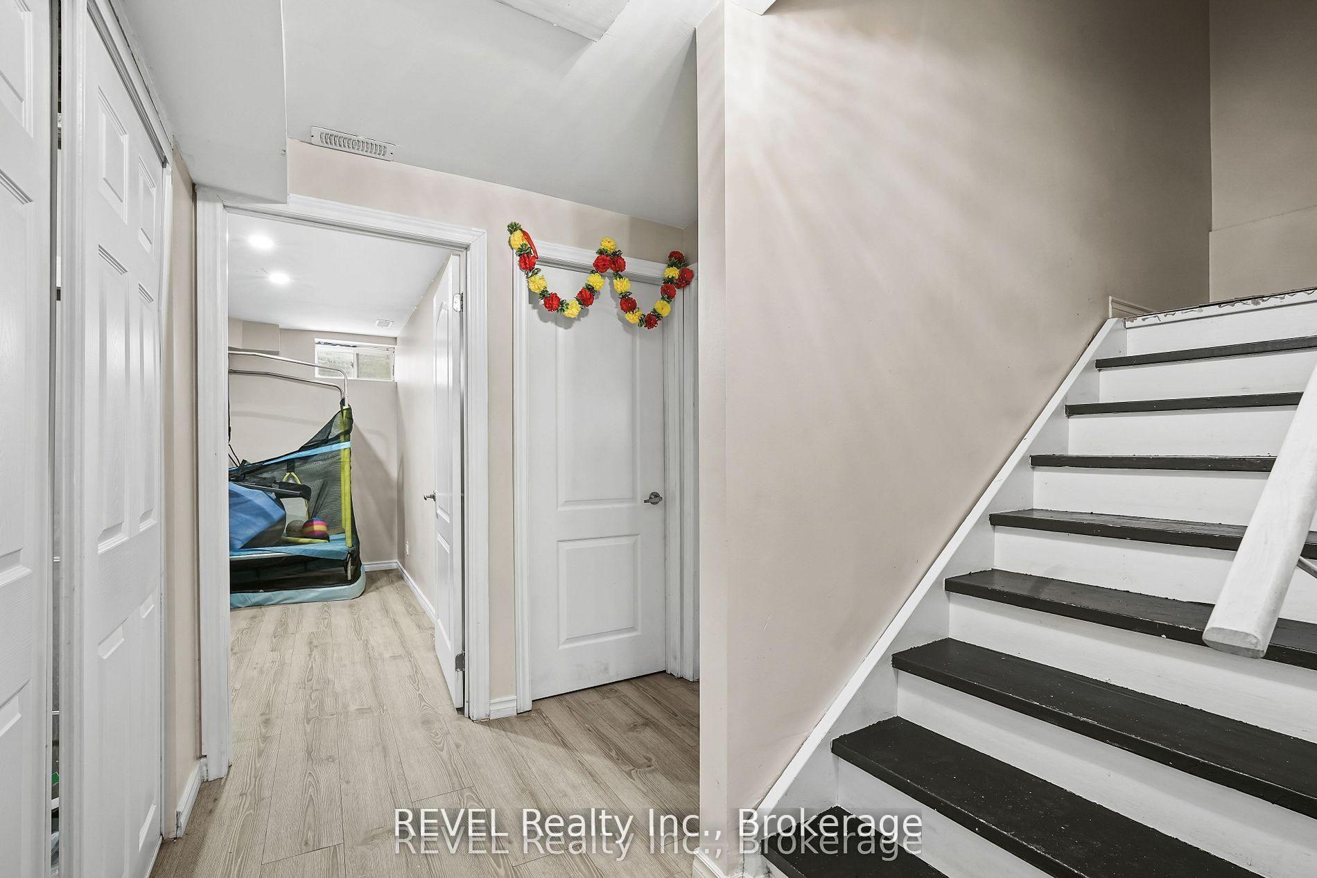 Photo 17 of Unit 38, 7789 Kalar Road, Niagara Falls, Brown — HOMEH