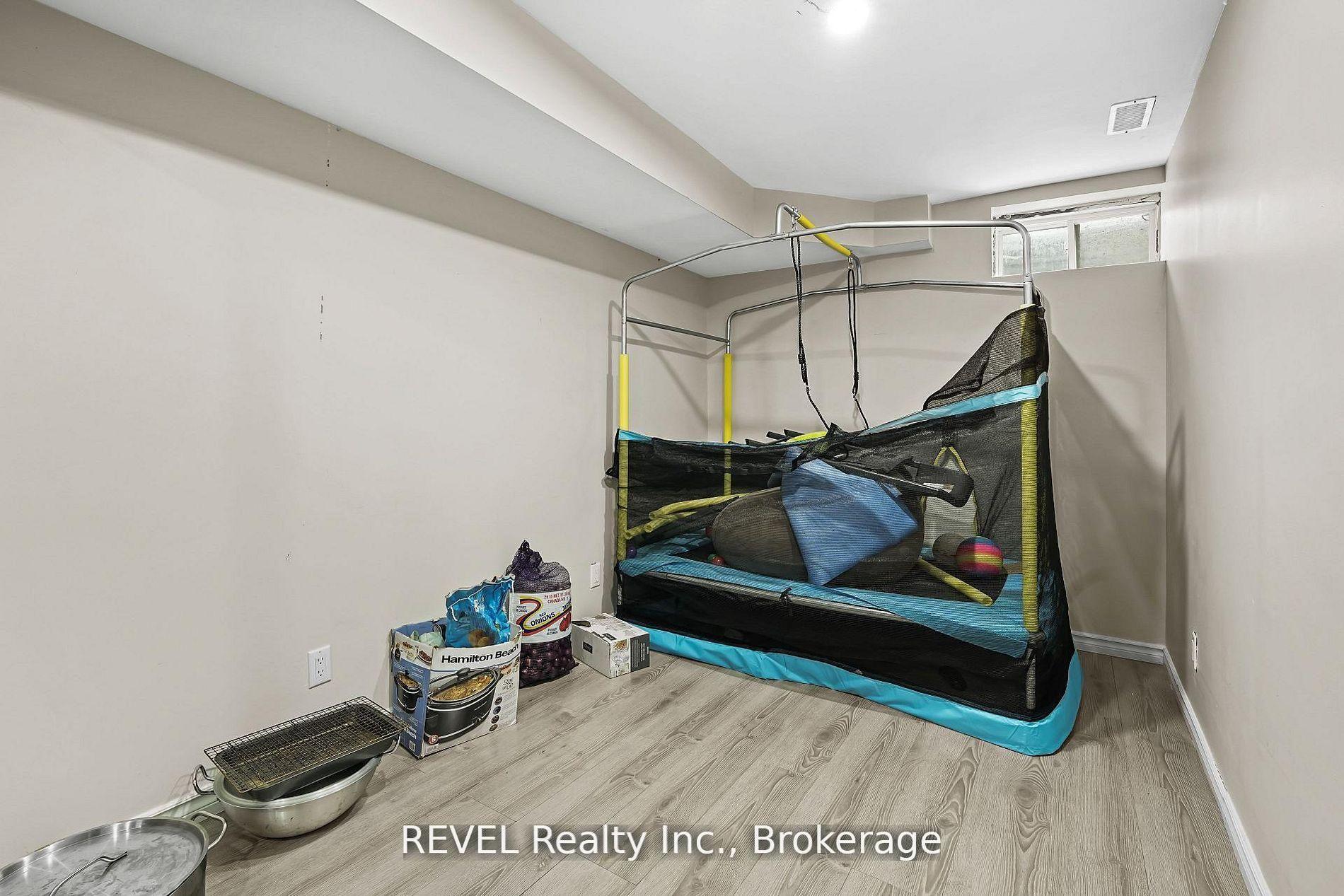 Photo 21 of Unit 38, 7789 Kalar Road, Niagara Falls, Brown — HOMEH