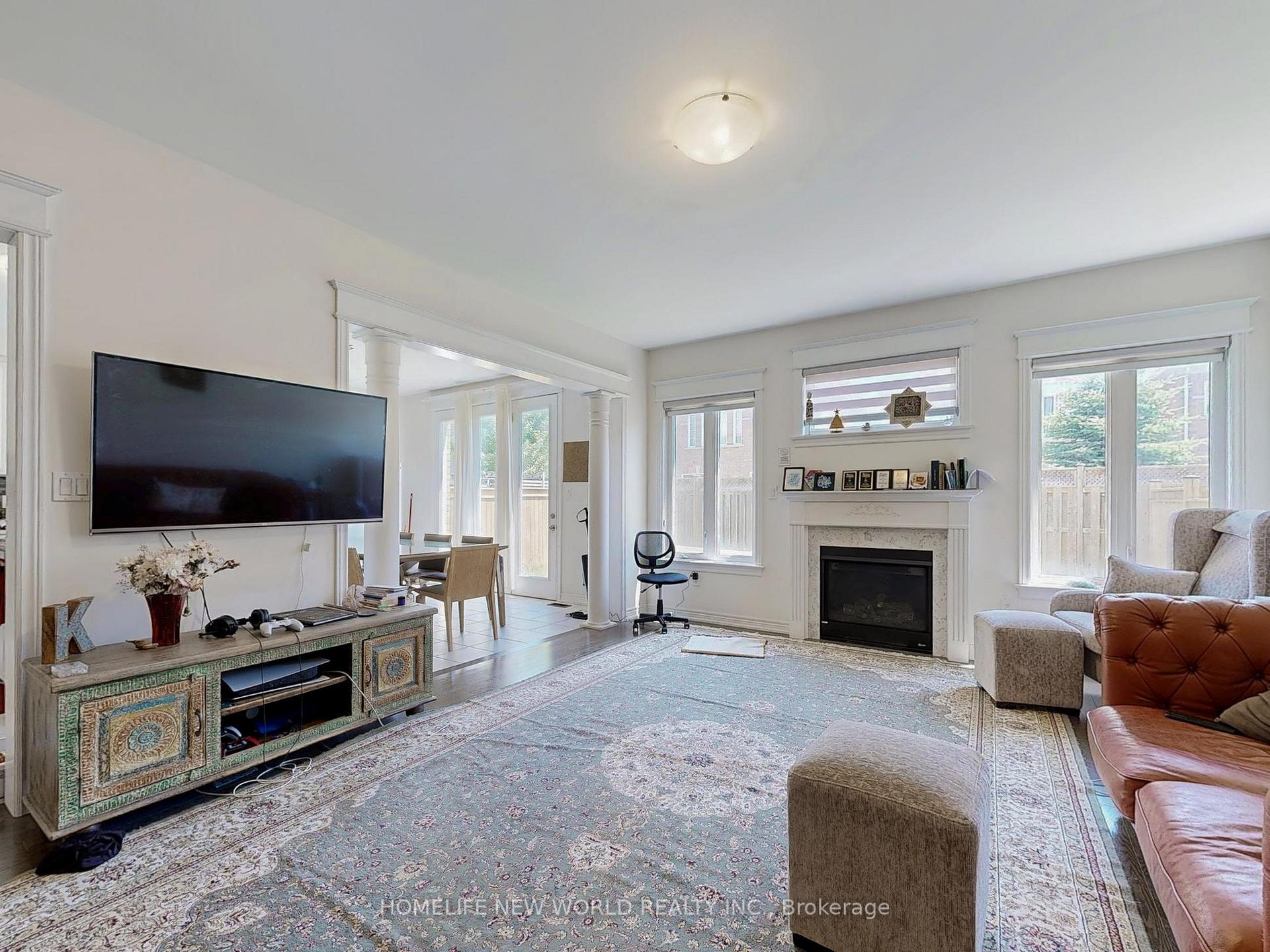 Photo 8 of 54 Thornapple Lane, Richmond Hill, Oak Ridges Lake Wilcox — HOMEH