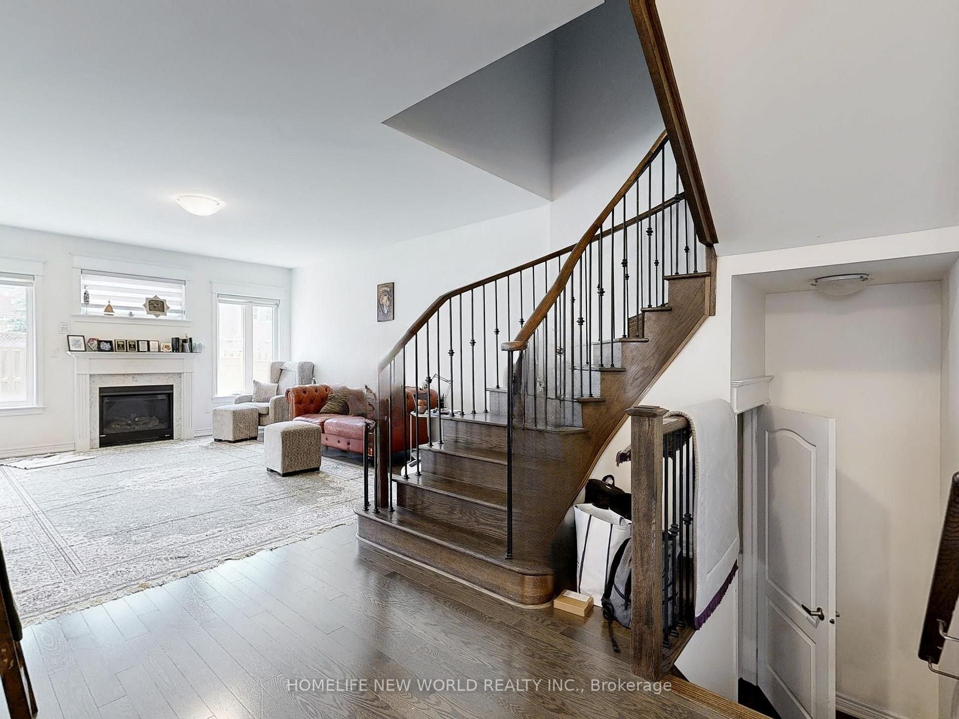 Photo 15 of 54 Thornapple Lane, Richmond Hill, Oak Ridges Lake Wilcox — HOMEH