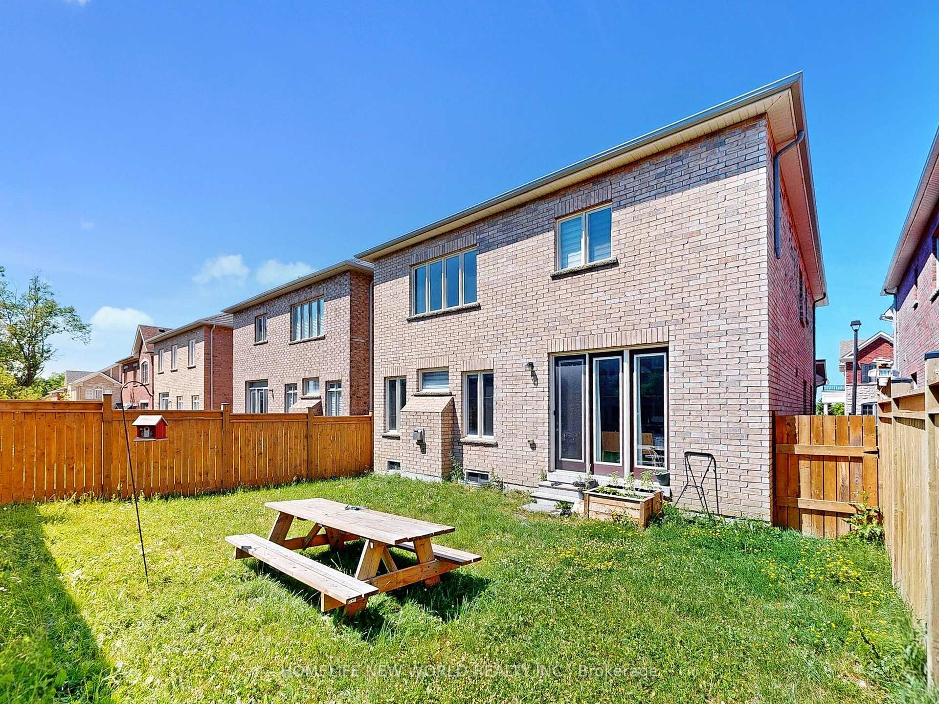 Photo 33 of 54 Thornapple Lane, Richmond Hill, Oak Ridges Lake Wilcox — HOMEH