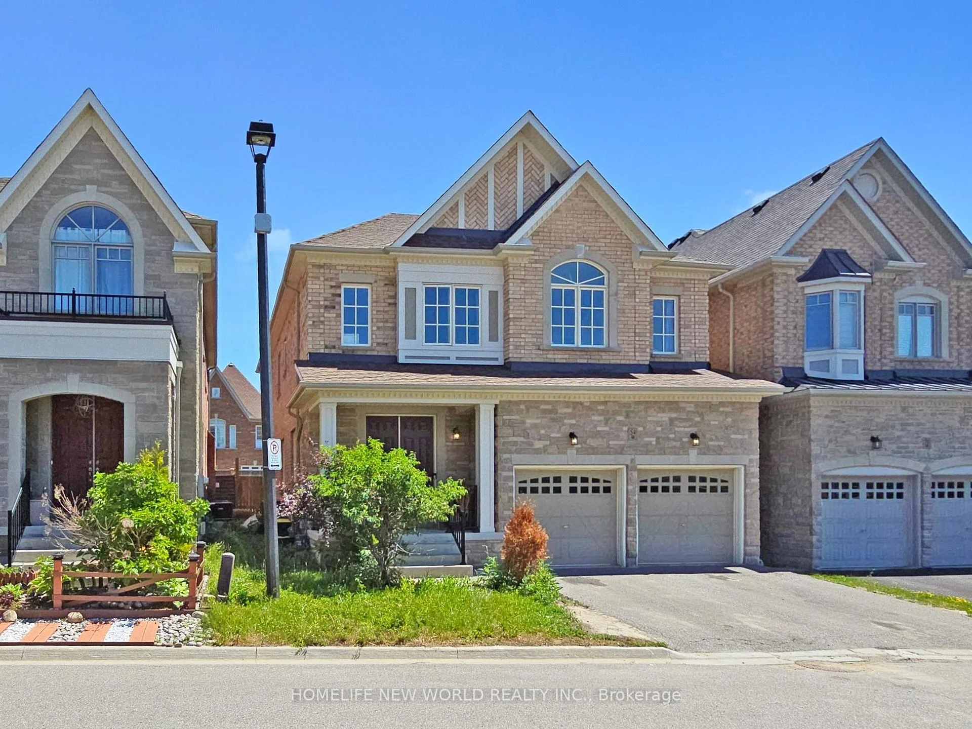 Photo 3 of 54 Thornapple Lane, Richmond Hill, Oak Ridges Lake Wilcox — HOMEH