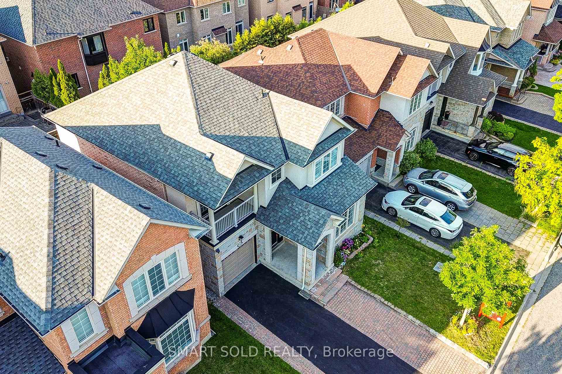 Photo 3 of 16 Burgundy Trail, Vaughan, Patterson — HOMEH