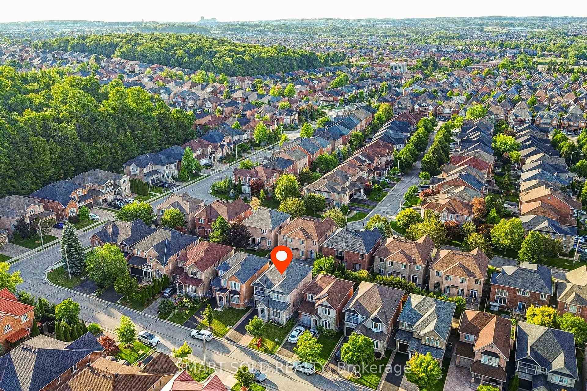 Photo 7 of 16 Burgundy Trail, Vaughan, Patterson — HOMEH