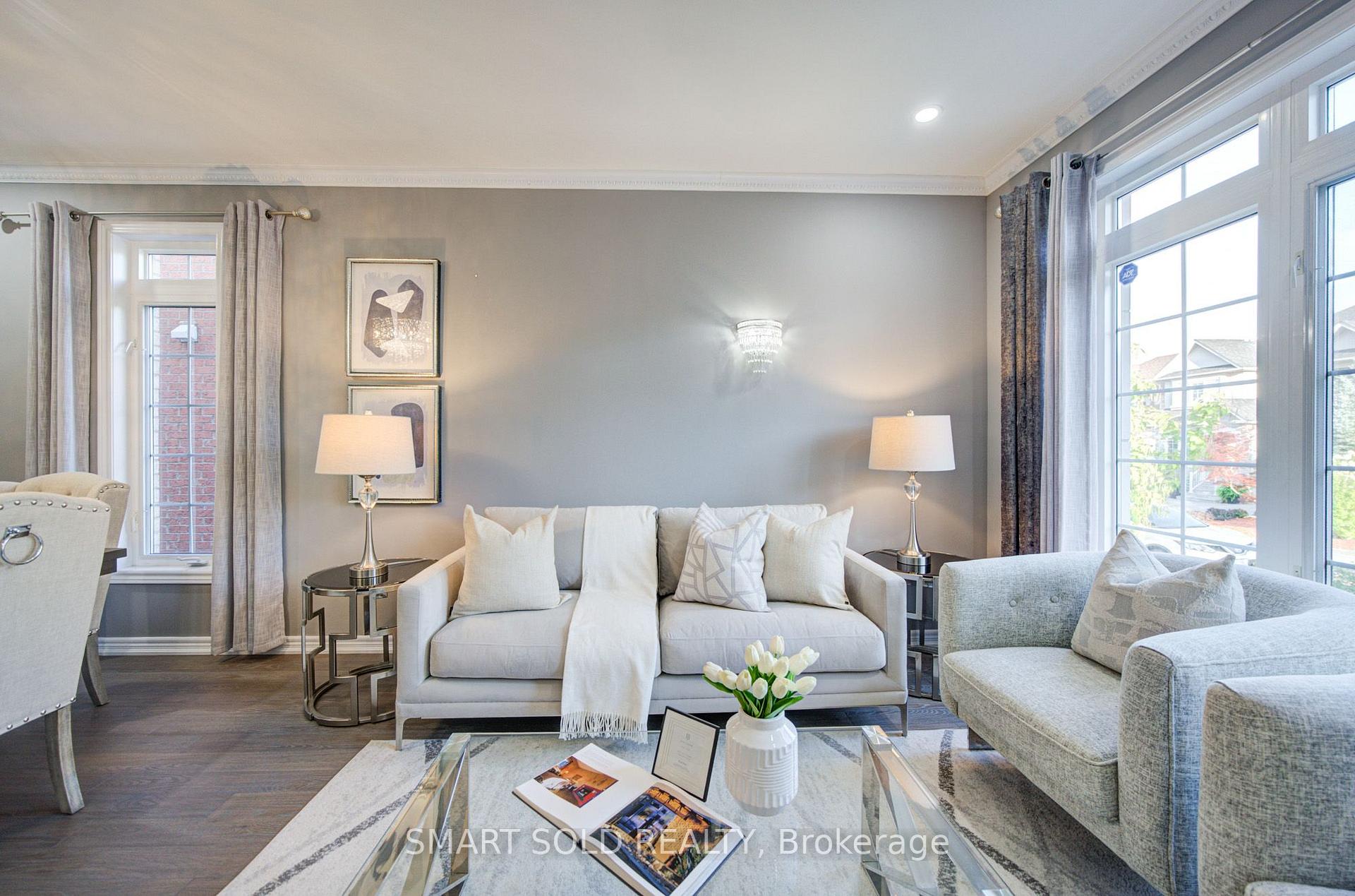 Photo 11 of 16 Burgundy Trail, Vaughan, Patterson — HOMEH