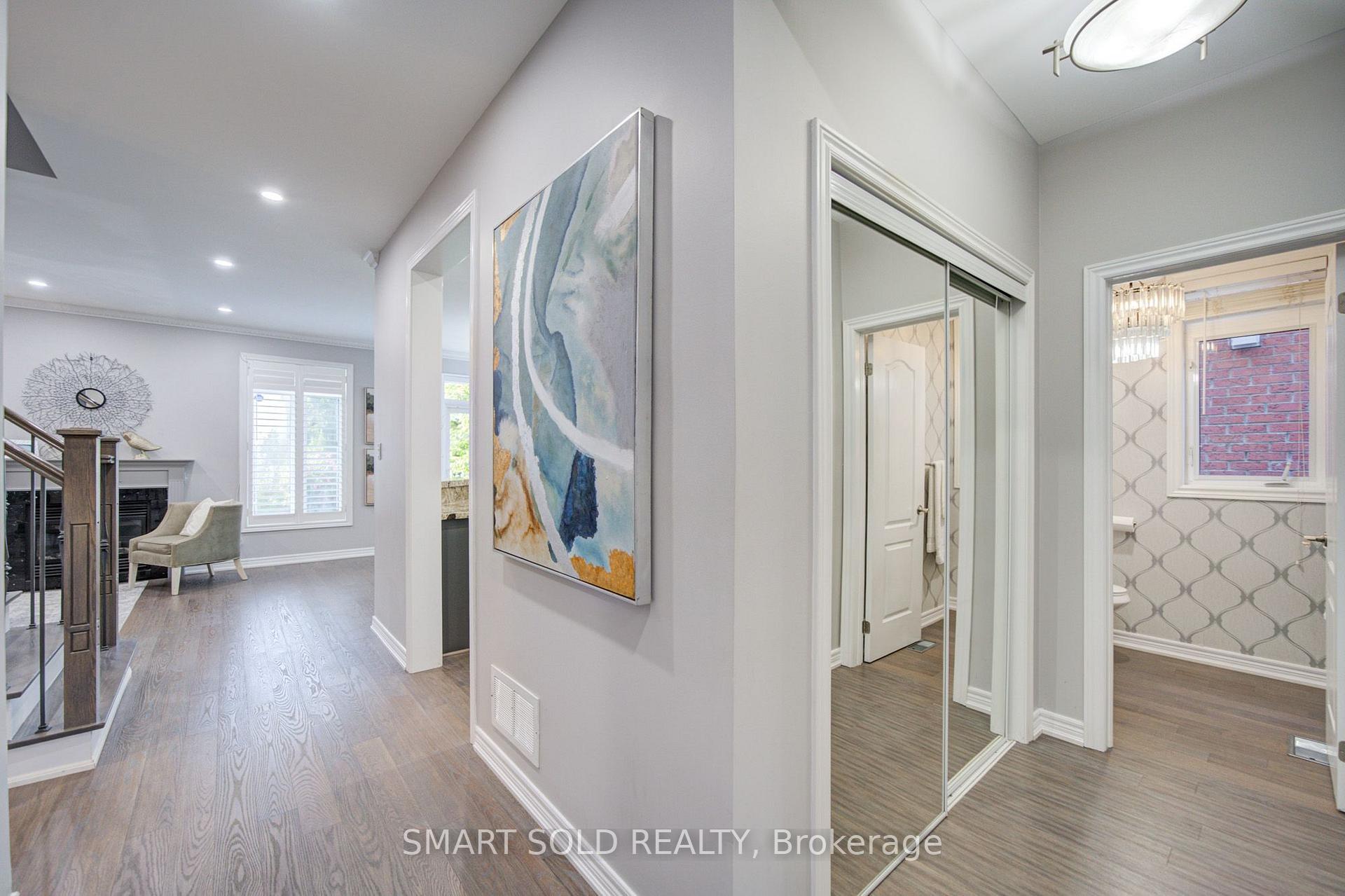 Photo 14 of 16 Burgundy Trail, Vaughan, Patterson — HOMEH